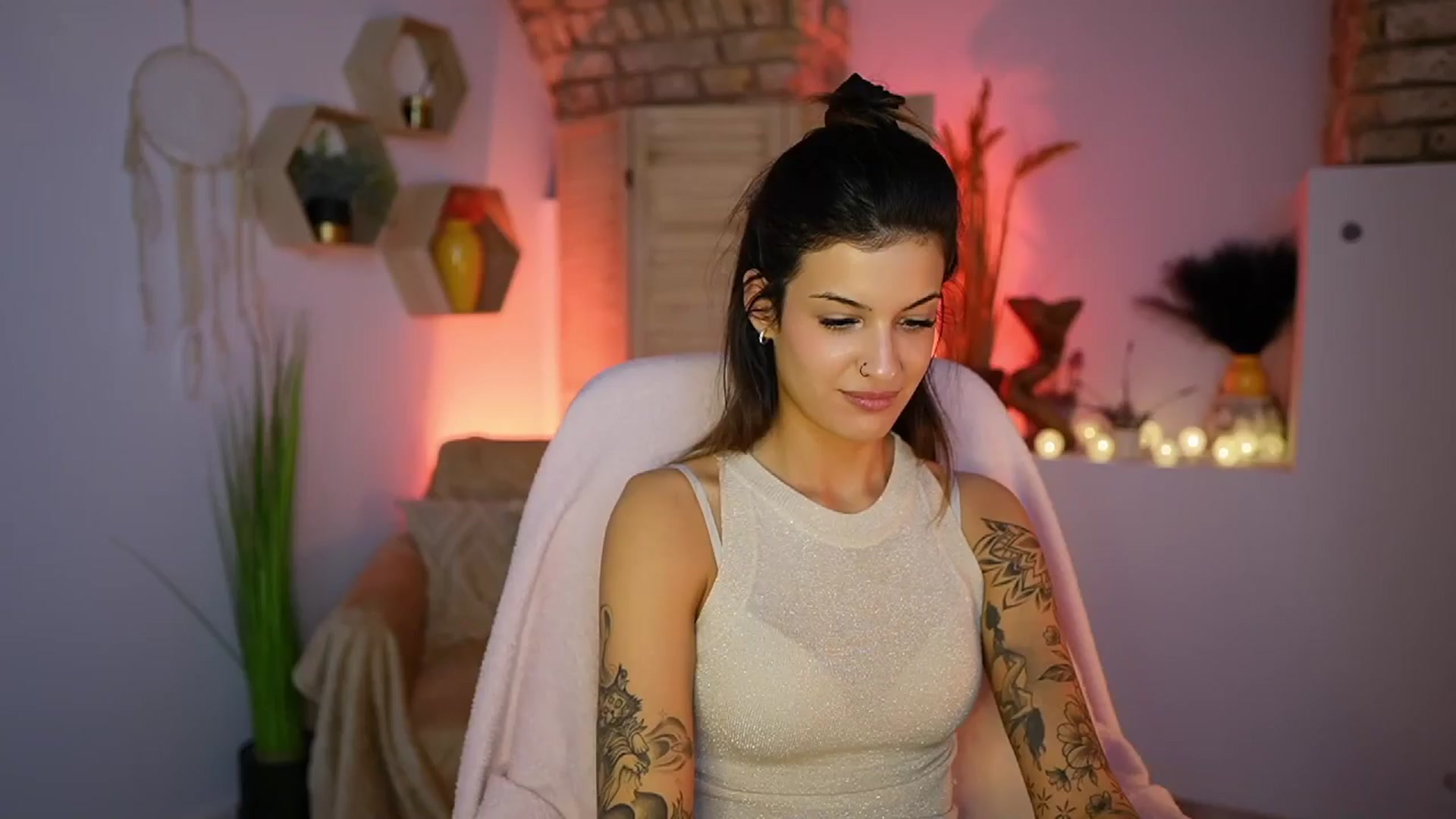Gallery image thumbnail from Ariana_Love's myfreecams stream on, 01/20/2025, 14:00 image 1 of 20