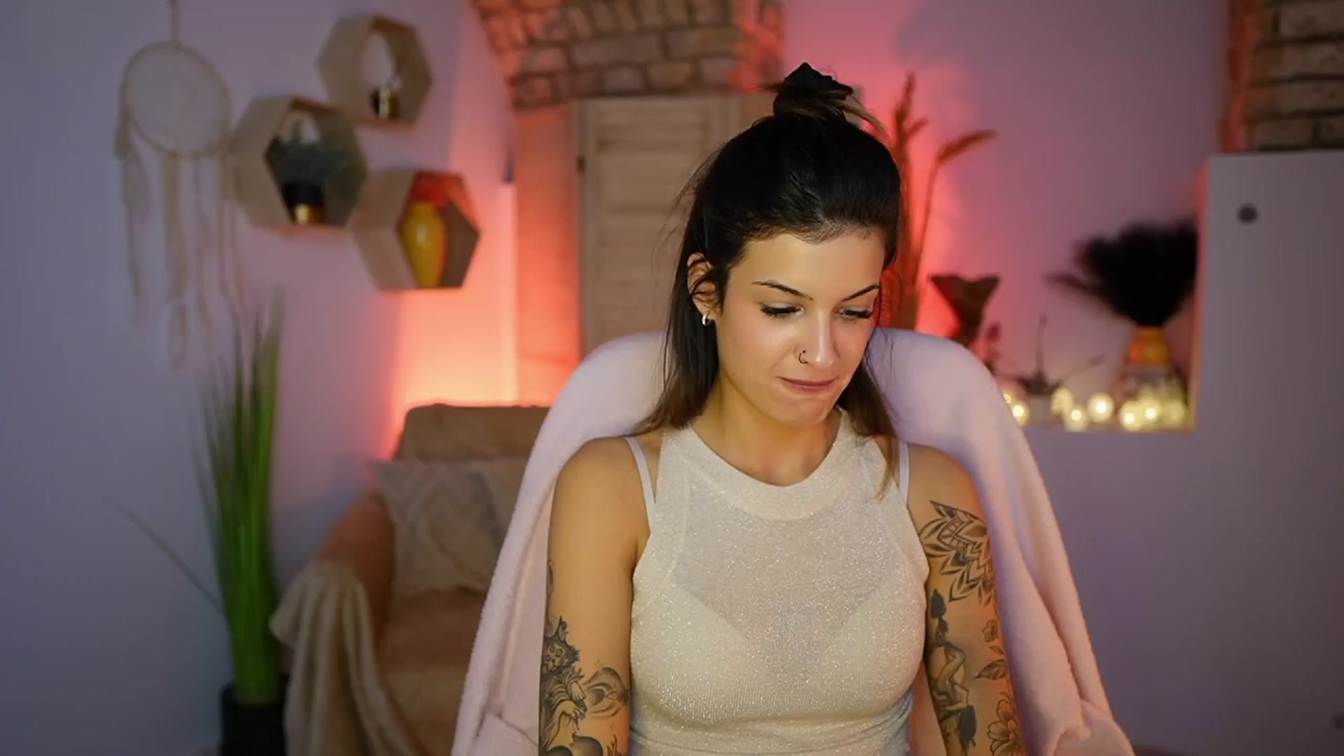 Gallery image thumbnail from Ariana_Love's myfreecams stream on, 01/20/2025, 14:00 image 4 of 20