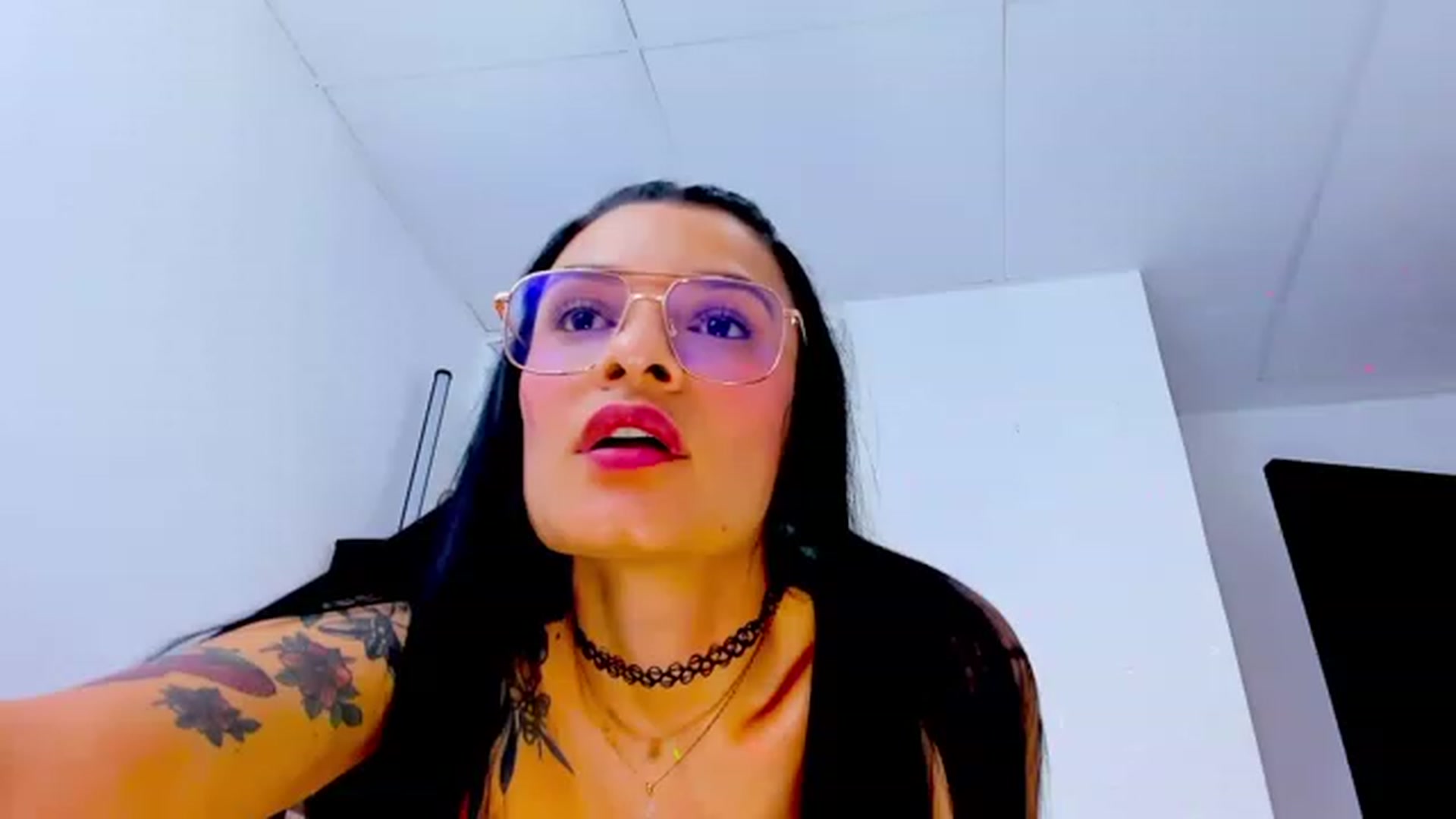Gallery image thumbnail from Ariana_Palmer's myfreecams stream on, 11/23/2022, 22:16 image 5 of 20