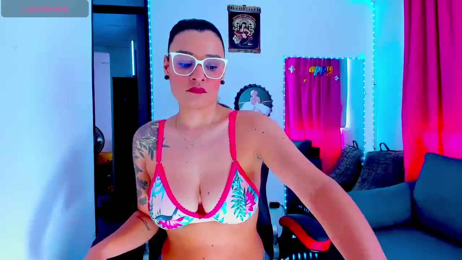 Gallery image thumbnail from Ariana_Palmer's myfreecams stream on, 05/24/2024, 15:19 image 8 of 20