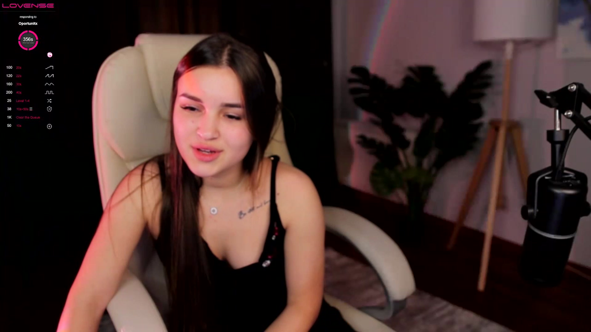 Gallery image thumbnail from Ariana_Swetty's myfreecams stream on, 11/16/2022, 22:03 image 7 of 20