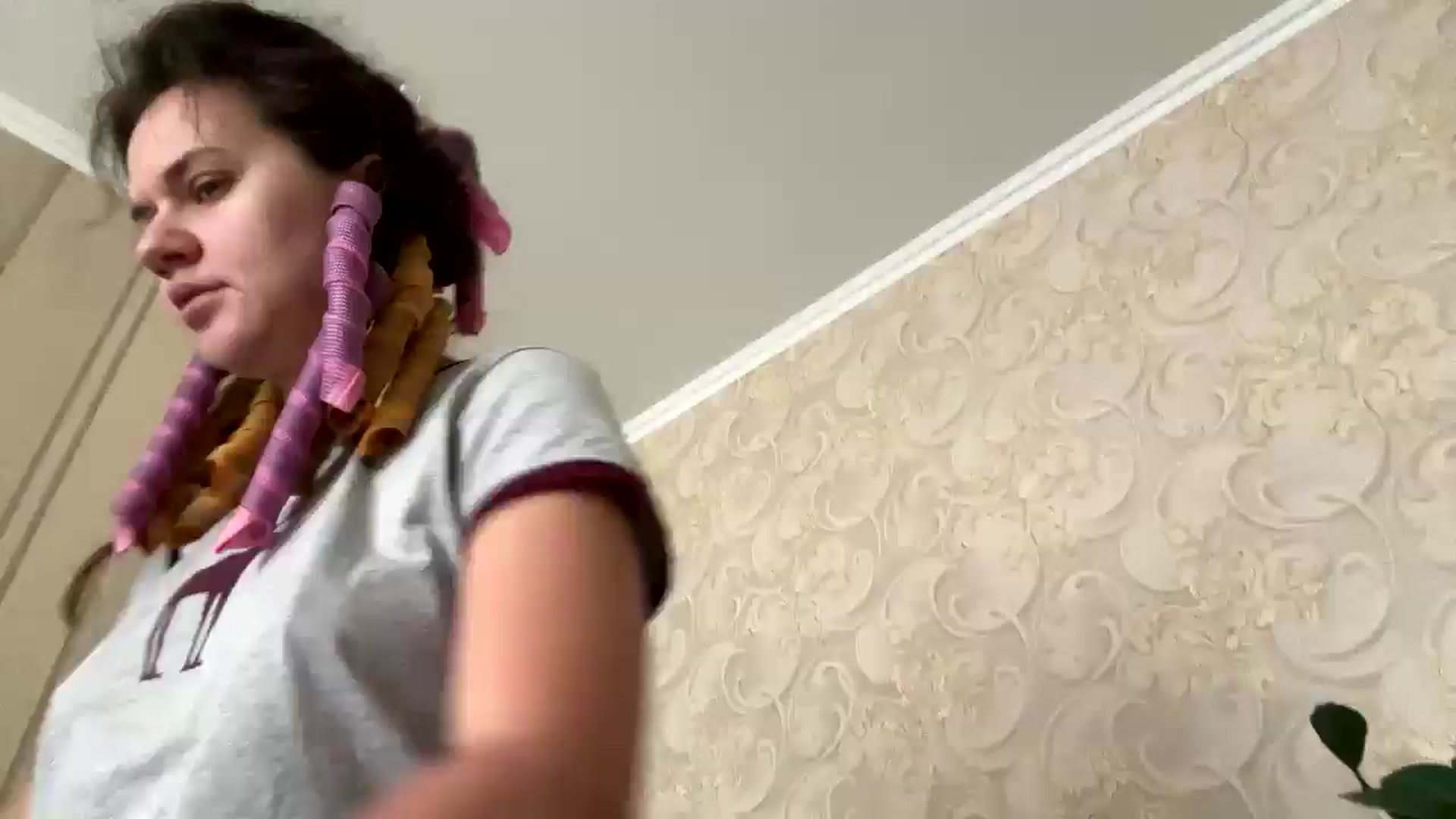 Gallery image thumbnail from ArianaaaSnowf's myfreecams stream on, 01/04/2026, 11:10 image 9 of 20