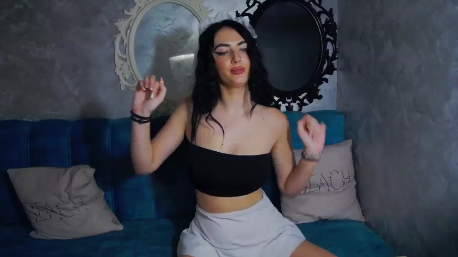 Gallery image thumbnail from Arianna's myfreecams stream on, 11/24/2023, 16:15 image 8 of 20