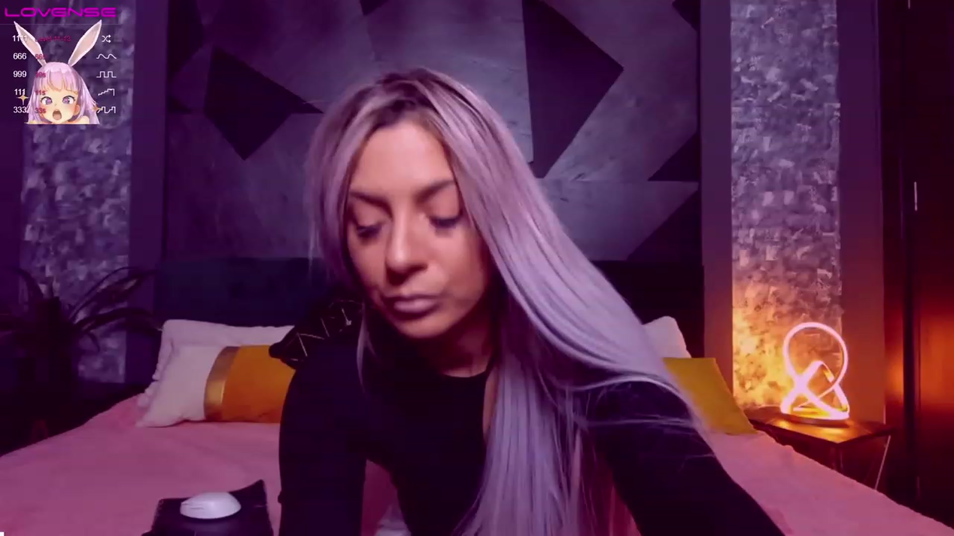 Gallery image thumbnail from AriannaSins's myfreecams stream on, 11/18/2022, 15:07 image 3 of 20