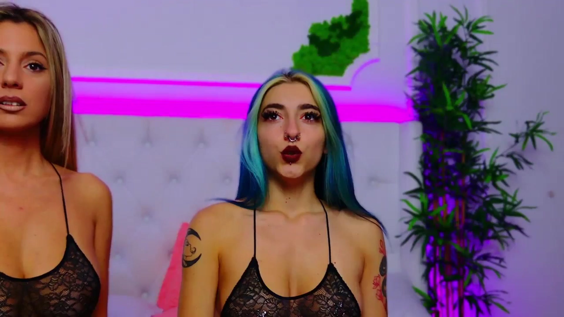 Gallery image thumbnail from AriannaSins's myfreecams stream on, 09/11/2024, 20:56 image 10 of 20