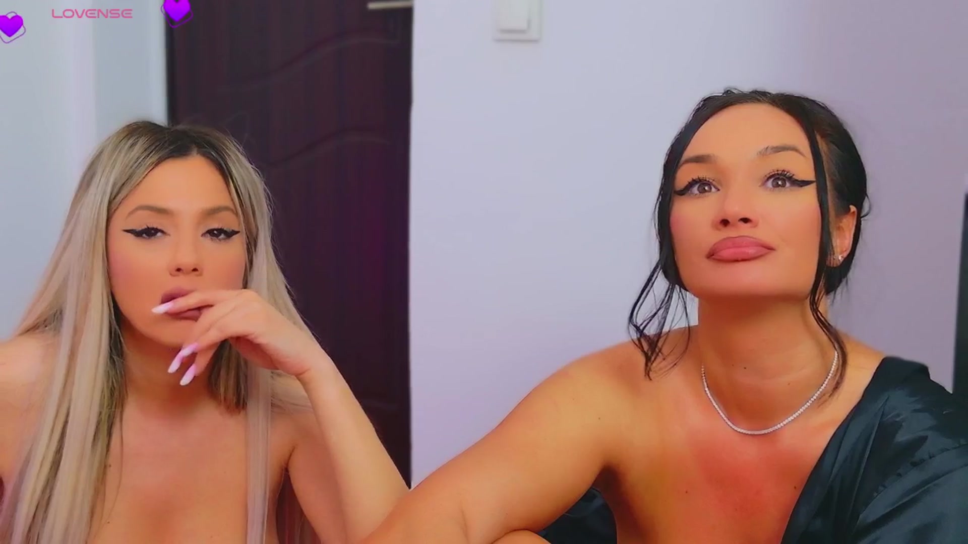 Gallery image thumbnail from AriannaSins's myfreecams stream on, 03/28/2025, 22:13 image 8 of 20