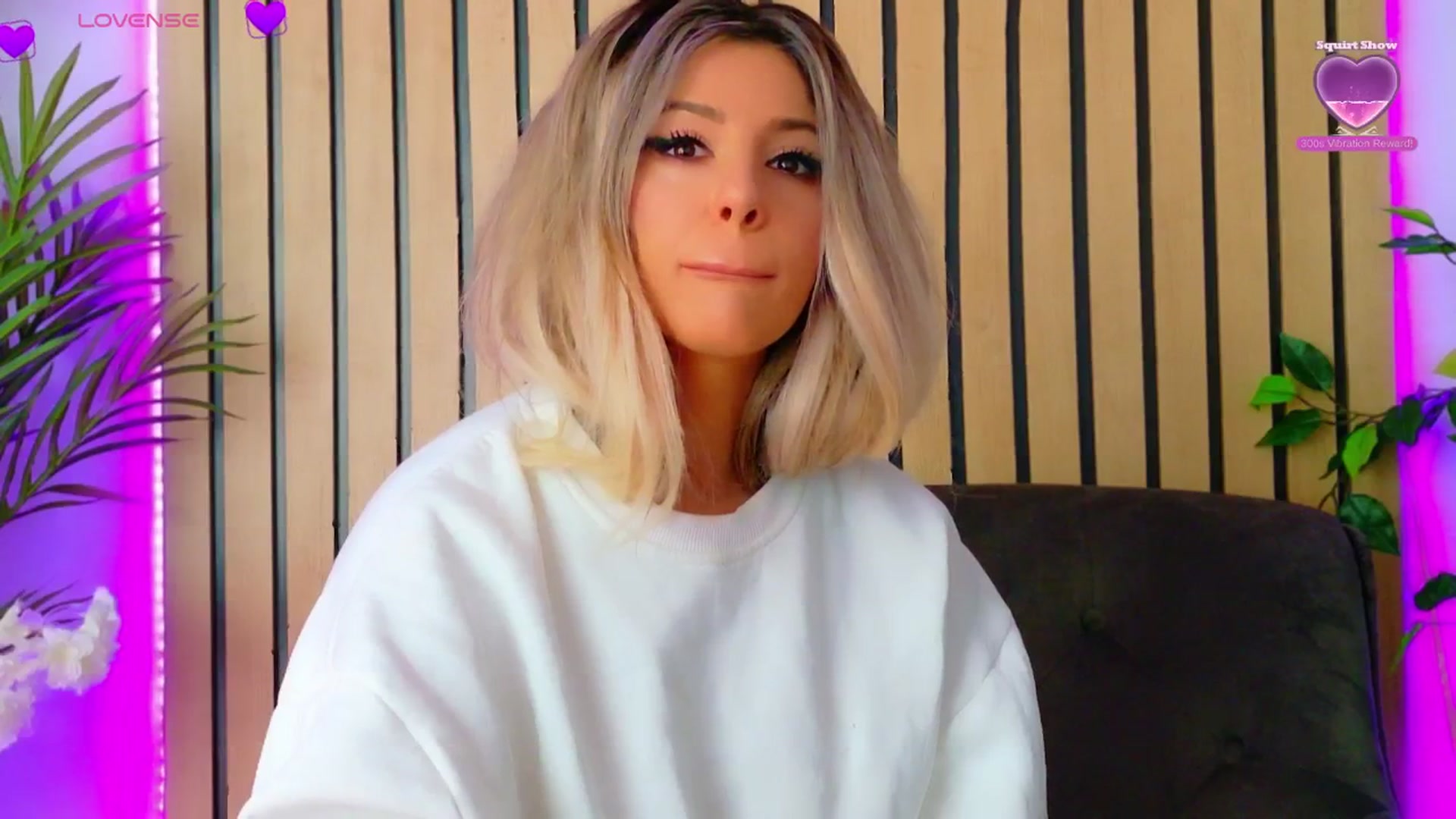 Gallery image thumbnail from AriannaSins's myfreecams stream on, 04/10/2025, 14:07 image 14 of 20