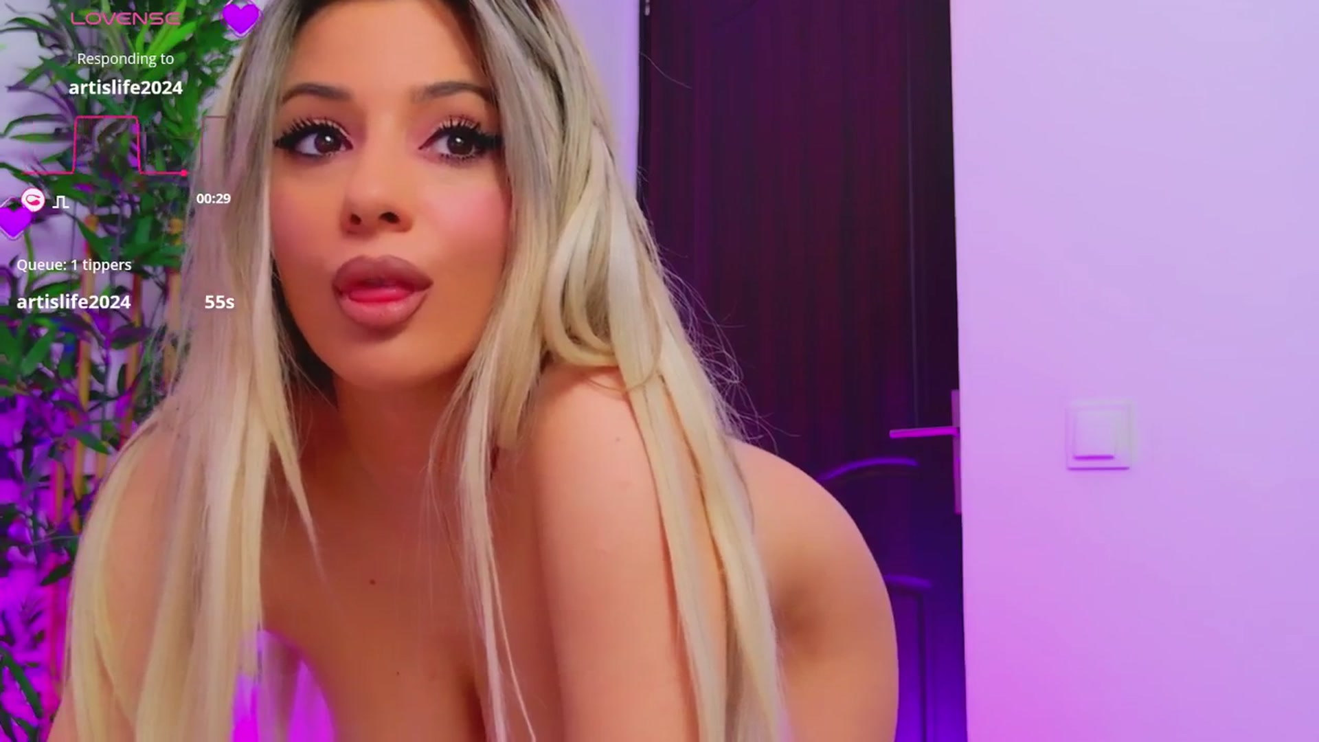 Gallery image thumbnail from AriannaSins's myfreecams stream on, 04/22/2025, 17:48 image 19 of 20