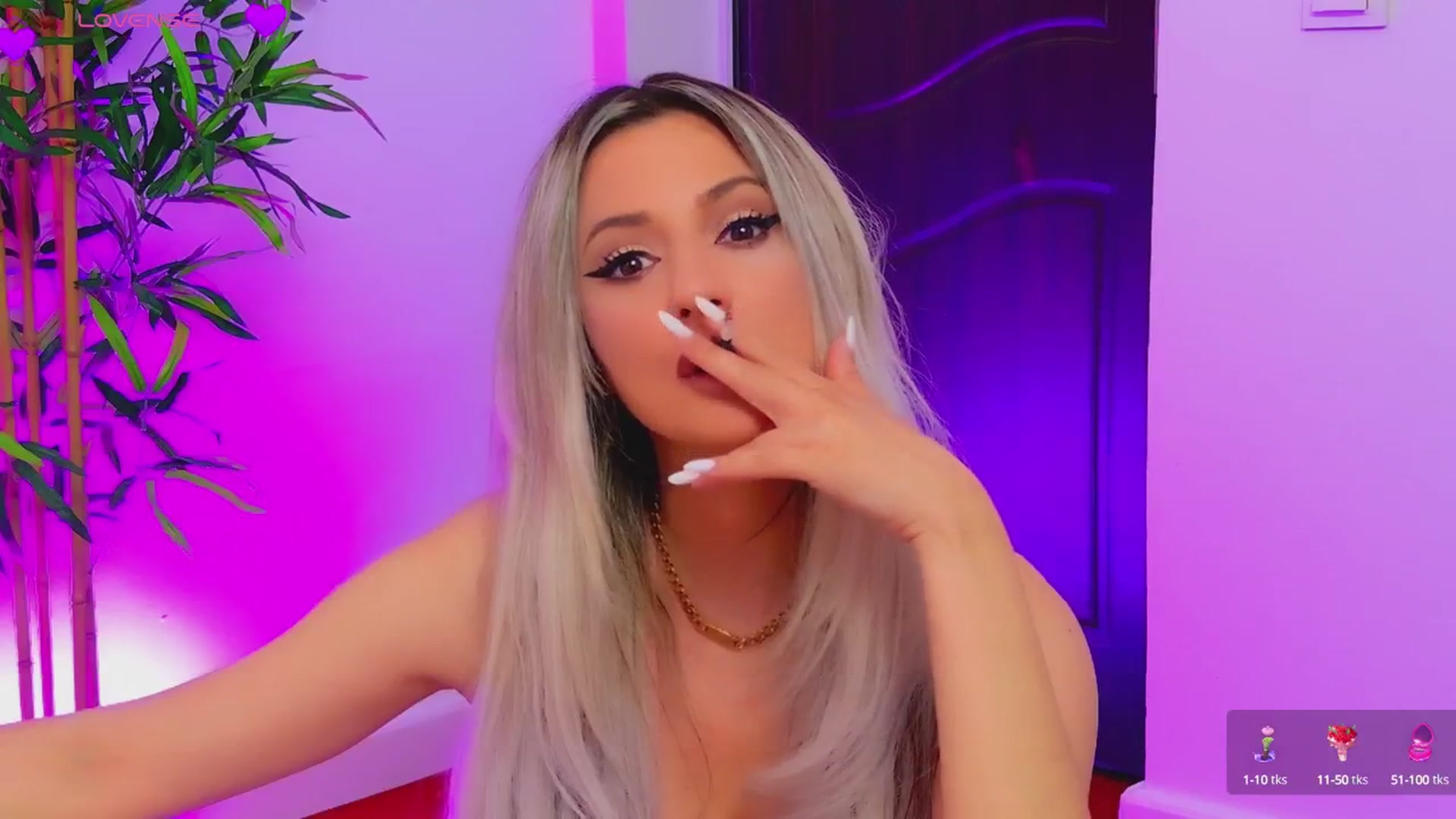Gallery image thumbnail from AriannaSins's myfreecams stream on, 04/23/2025, 16:51 image 17 of 20