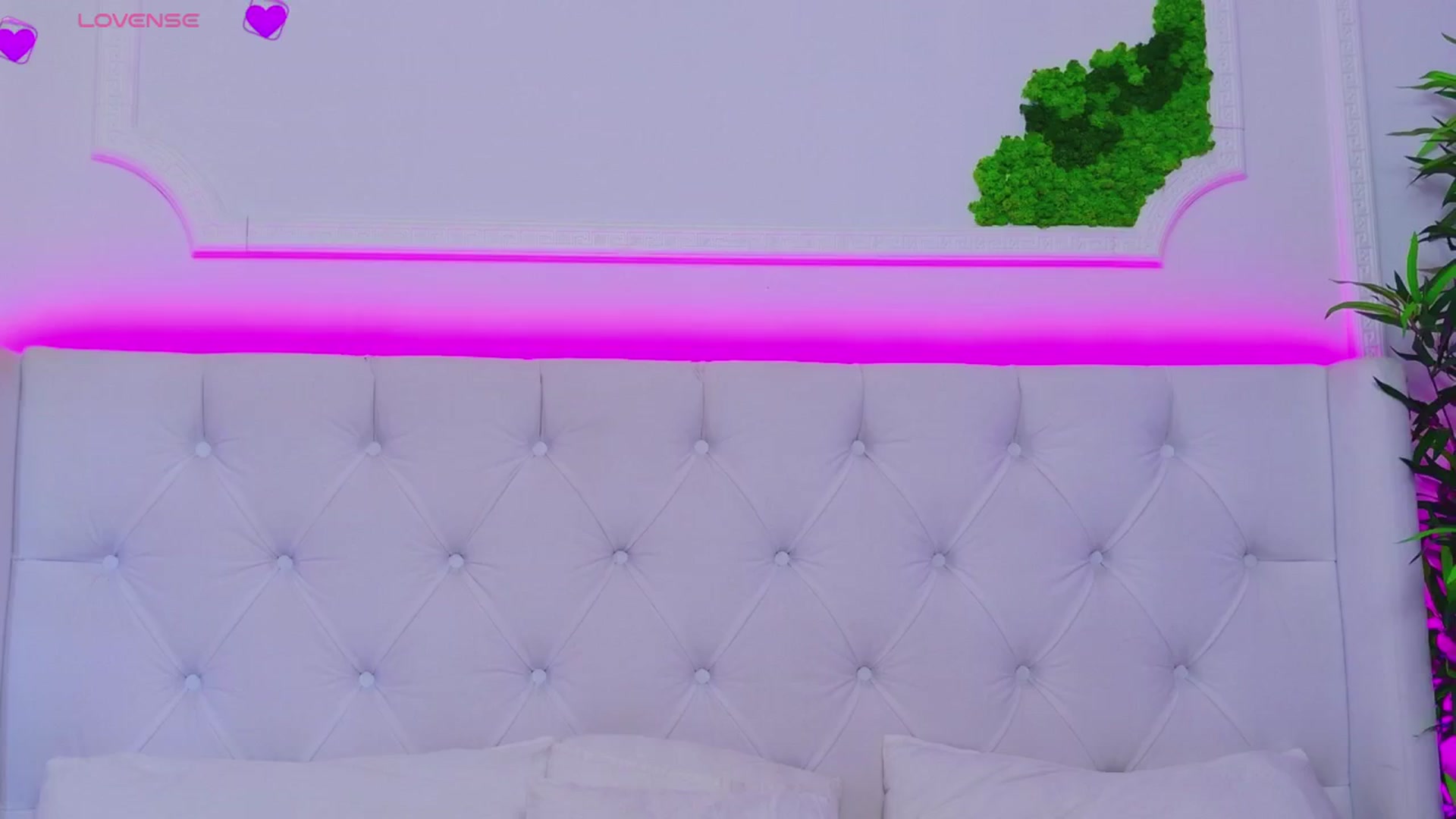Gallery image thumbnail from AriannaSins's myfreecams stream on, 04/29/2025, 13:11 image 15 of 20