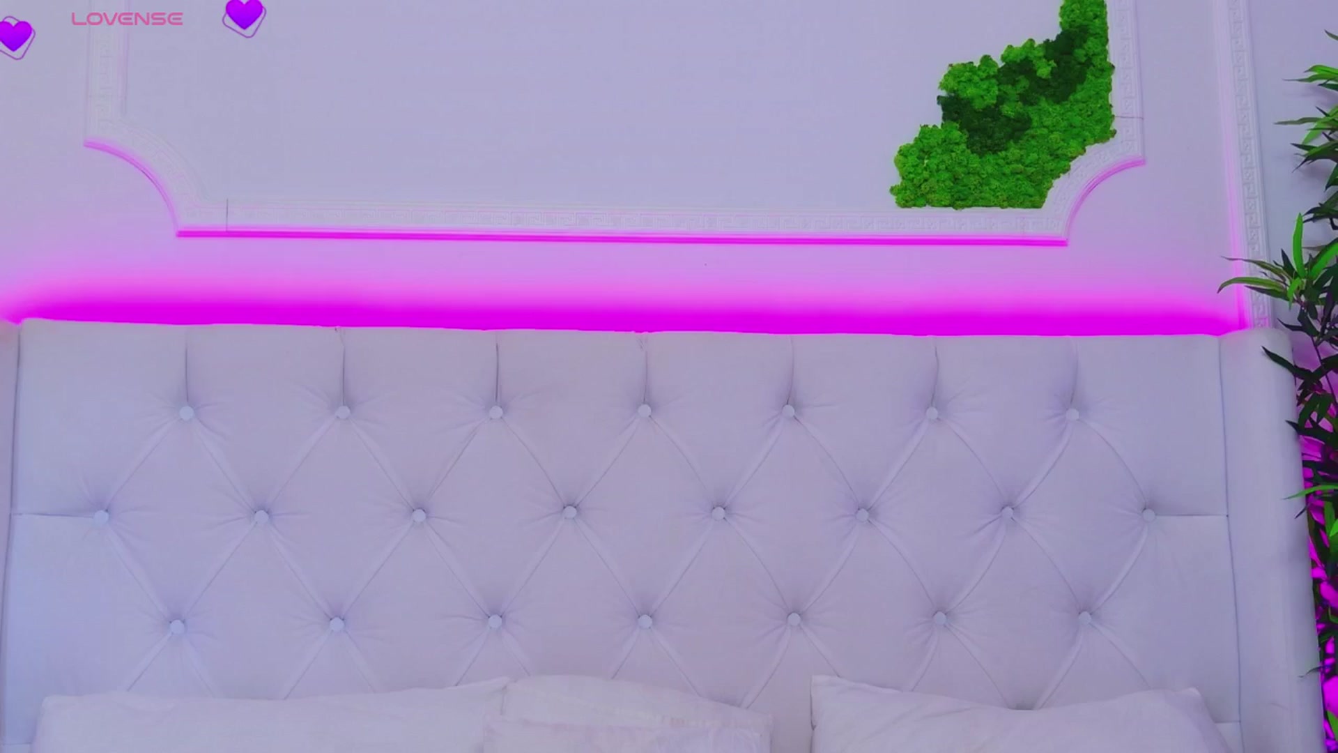 Gallery image thumbnail from AriannaSins's myfreecams stream on, 04/29/2025, 13:11 image 14 of 20