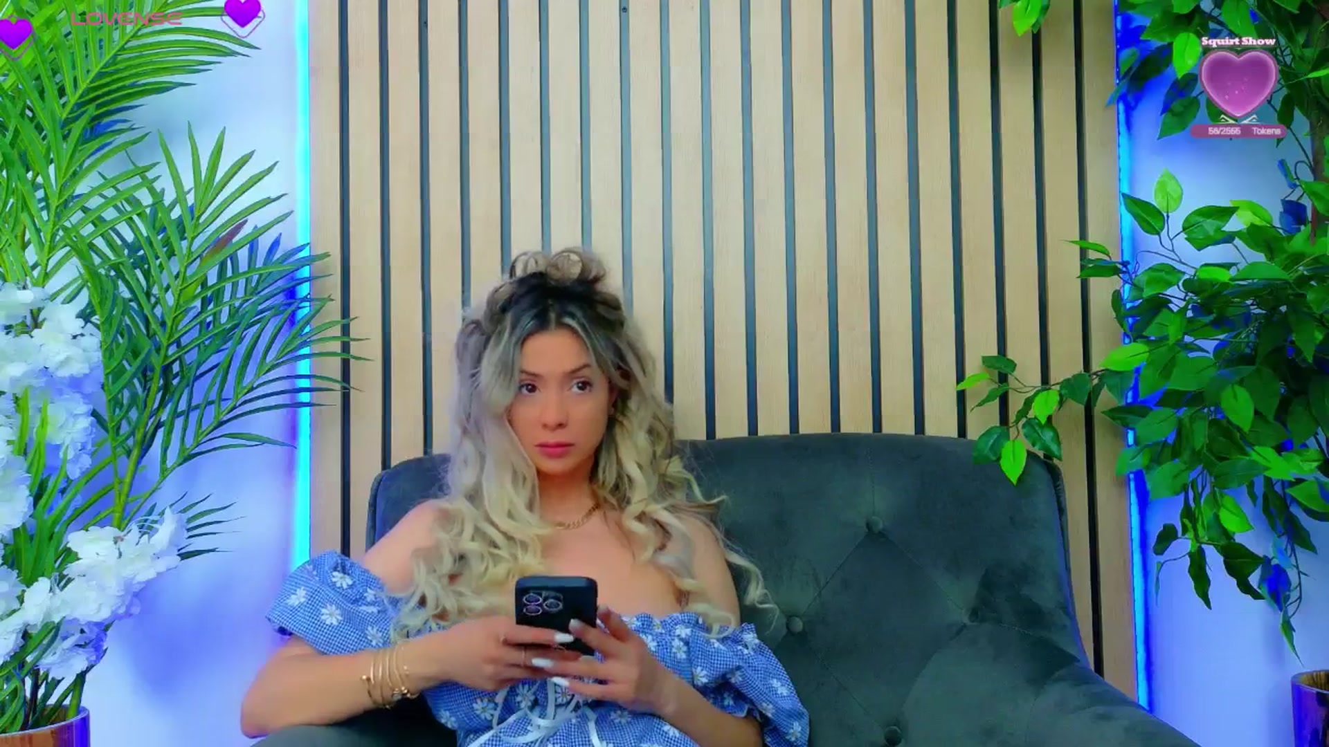 Gallery image thumbnail from AriannaSins's myfreecams stream on, 04/30/2025, 14:28 image 15 of 20