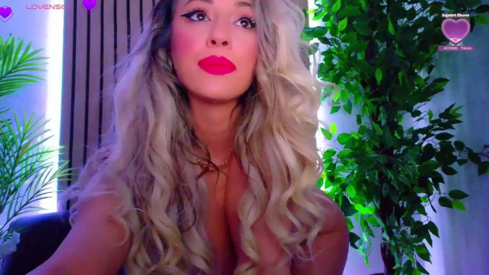 Gallery image thumbnail from AriannaSins's myfreecams stream on, 04/30/2025, 17:31 image 13 of 20
