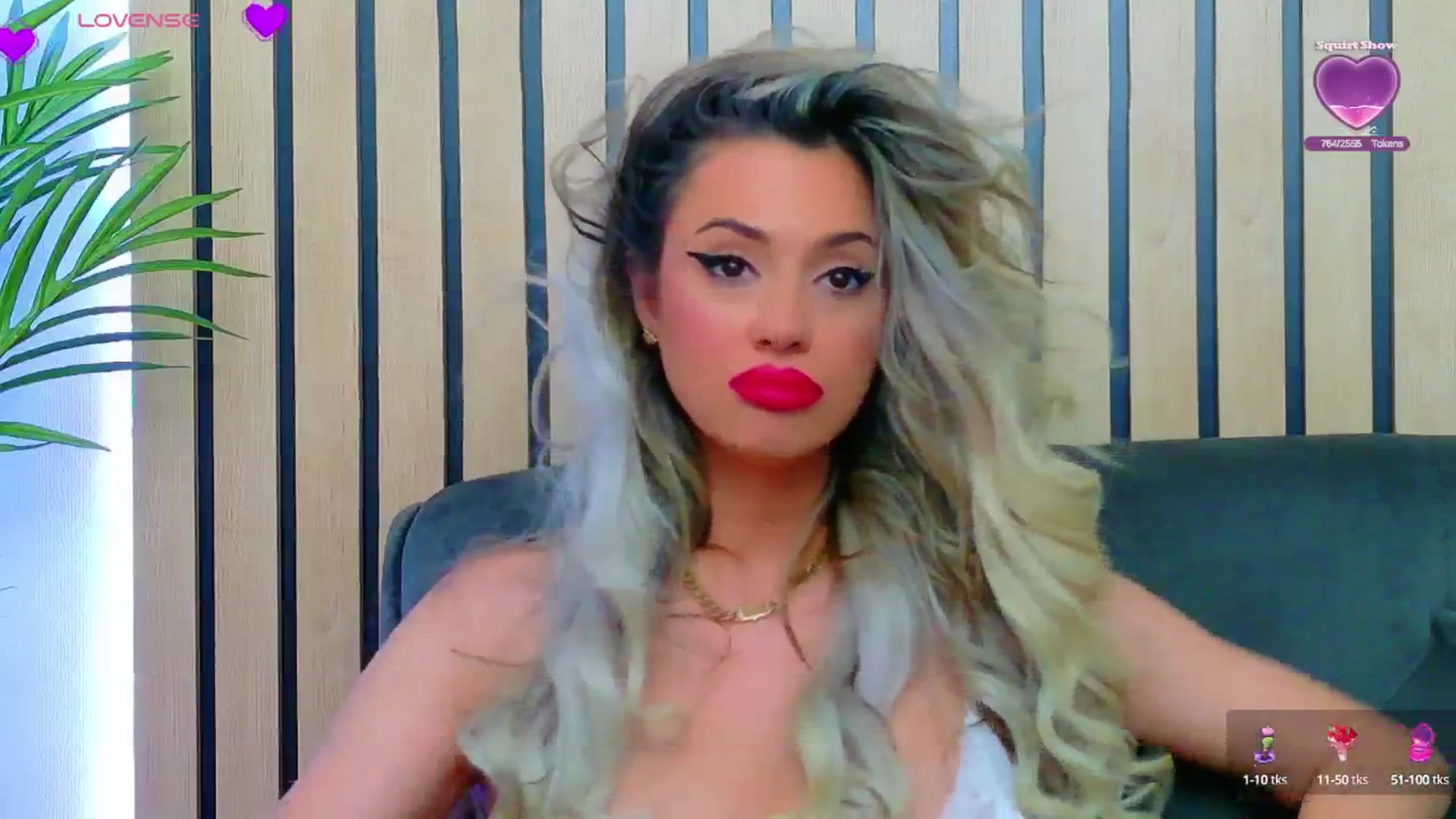 Gallery image thumbnail from AriannaSins's myfreecams stream on, 04/30/2025, 19:51 image 13 of 20