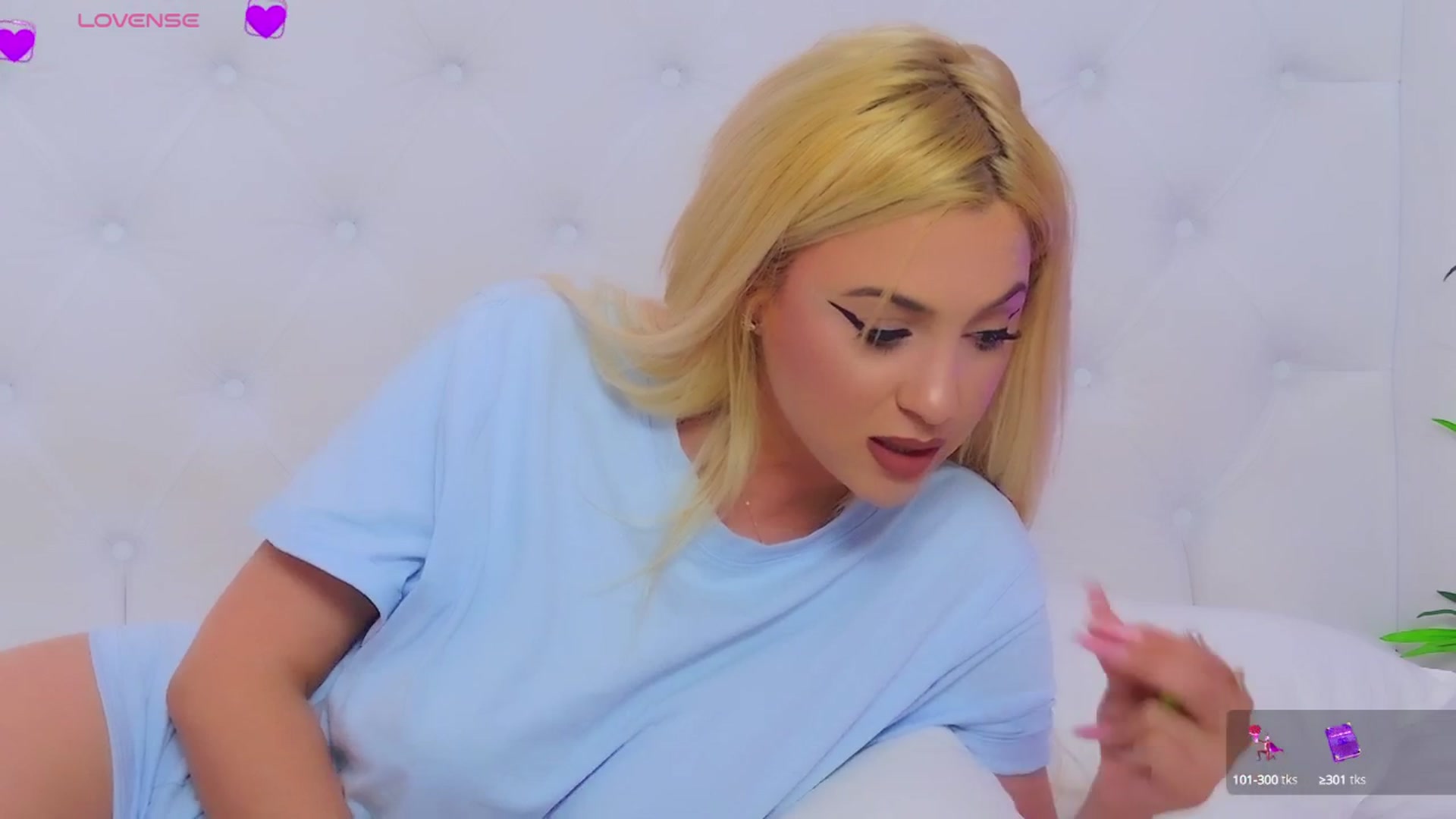 Gallery image thumbnail from AriannaSins's myfreecams stream on, 05/20/2025, 18:03 image 11 of 20