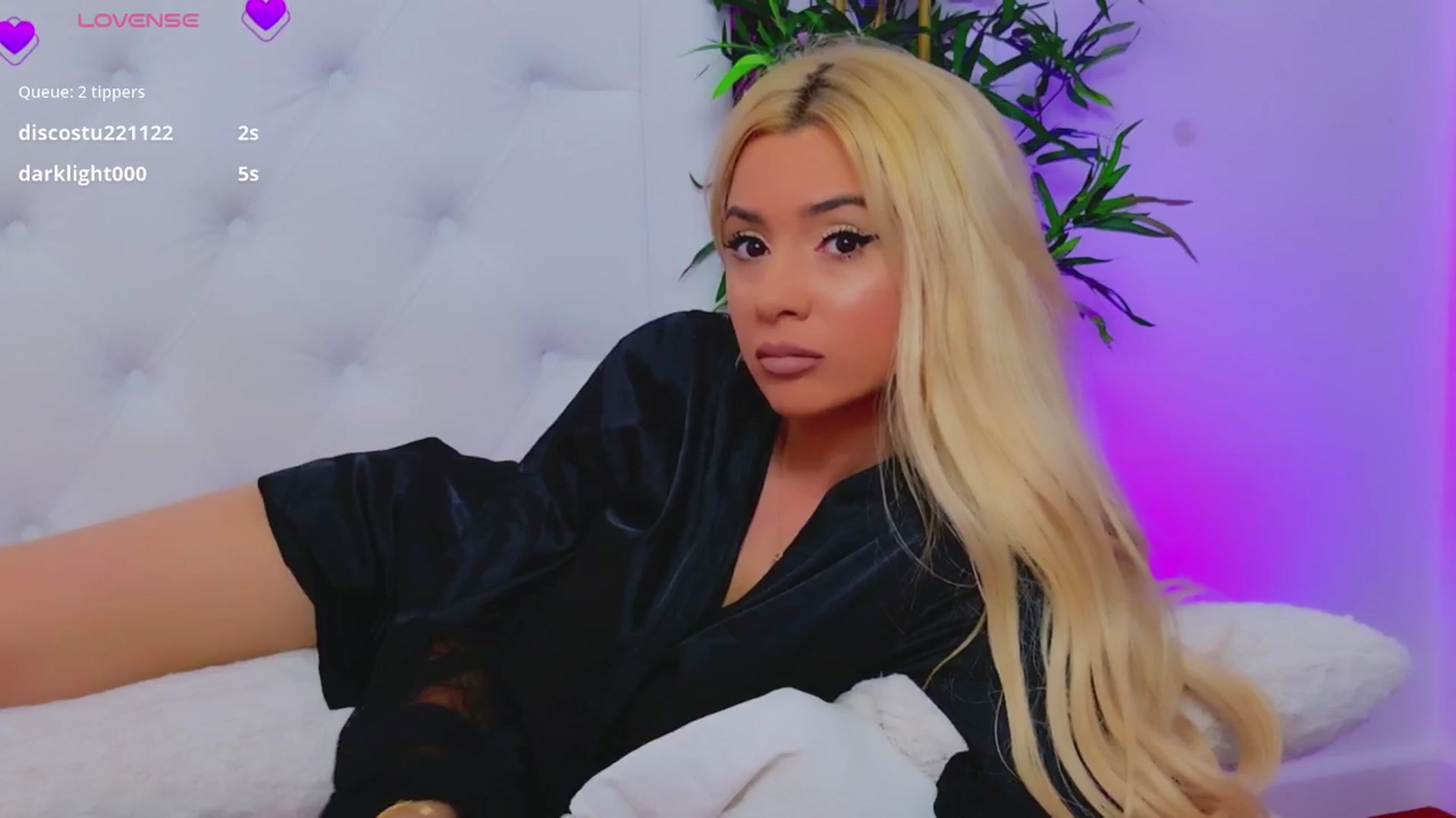 Gallery image thumbnail from AriannaSins's myfreecams stream on, 05/27/2025, 17:03 image 12 of 20