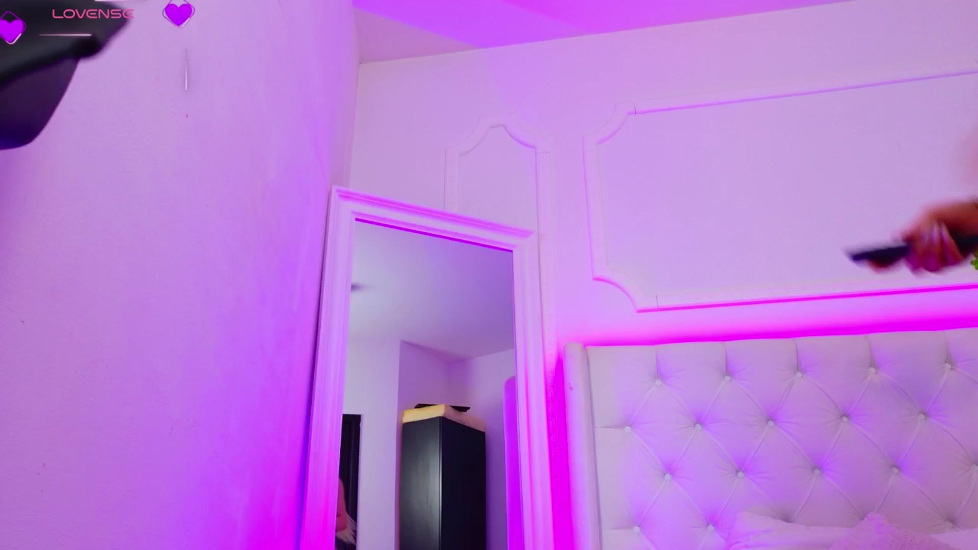 Gallery image thumbnail from AriannaSins's myfreecams stream on, 06/10/2025, 14:01 image 5 of 20