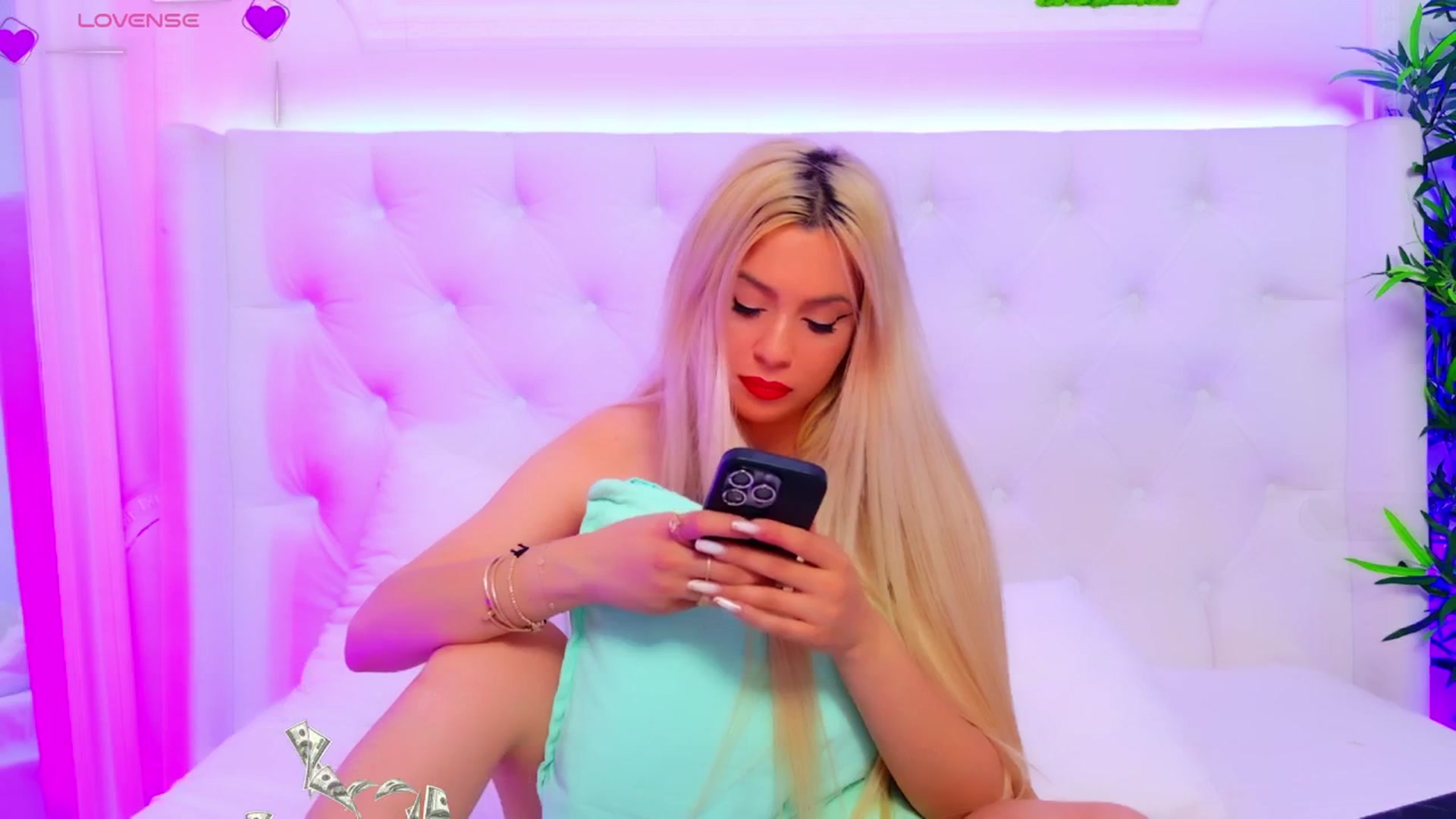 Gallery image thumbnail from AriannaSins's myfreecams stream on, 06/11/2025, 16:57 image 19 of 20