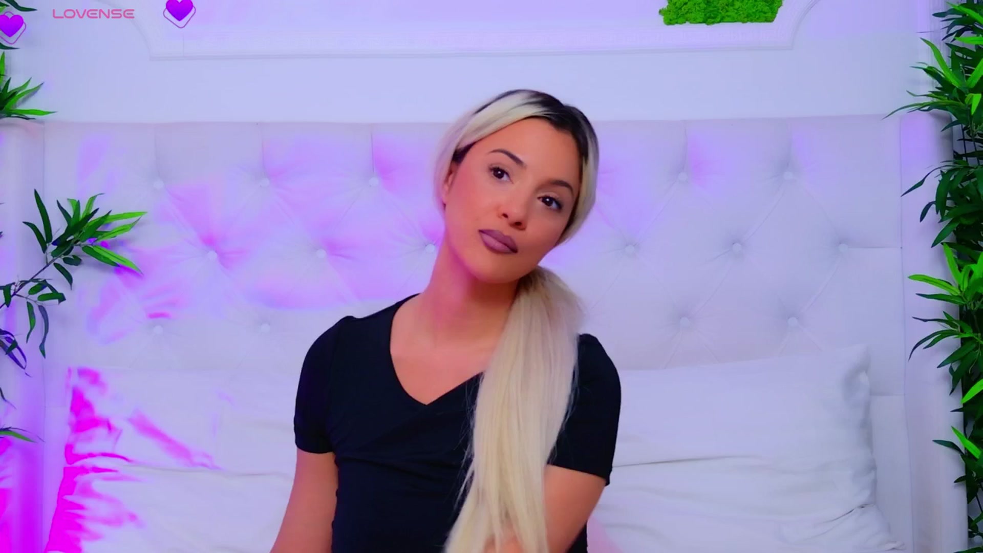 Gallery image thumbnail from AriannaSins's myfreecams stream on, 08/19/2025, 14:04 image 20 of 20