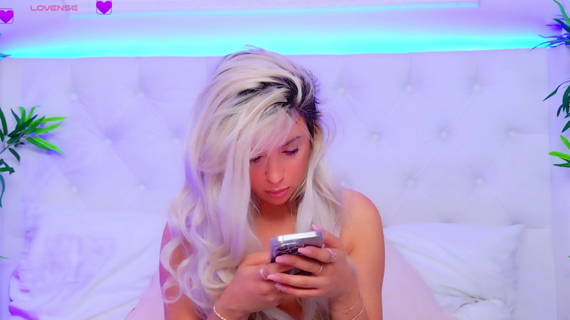 Gallery image thumbnail from AriannaSins's myfreecams stream on, 08/22/2025, 13:58 image 1 of 20