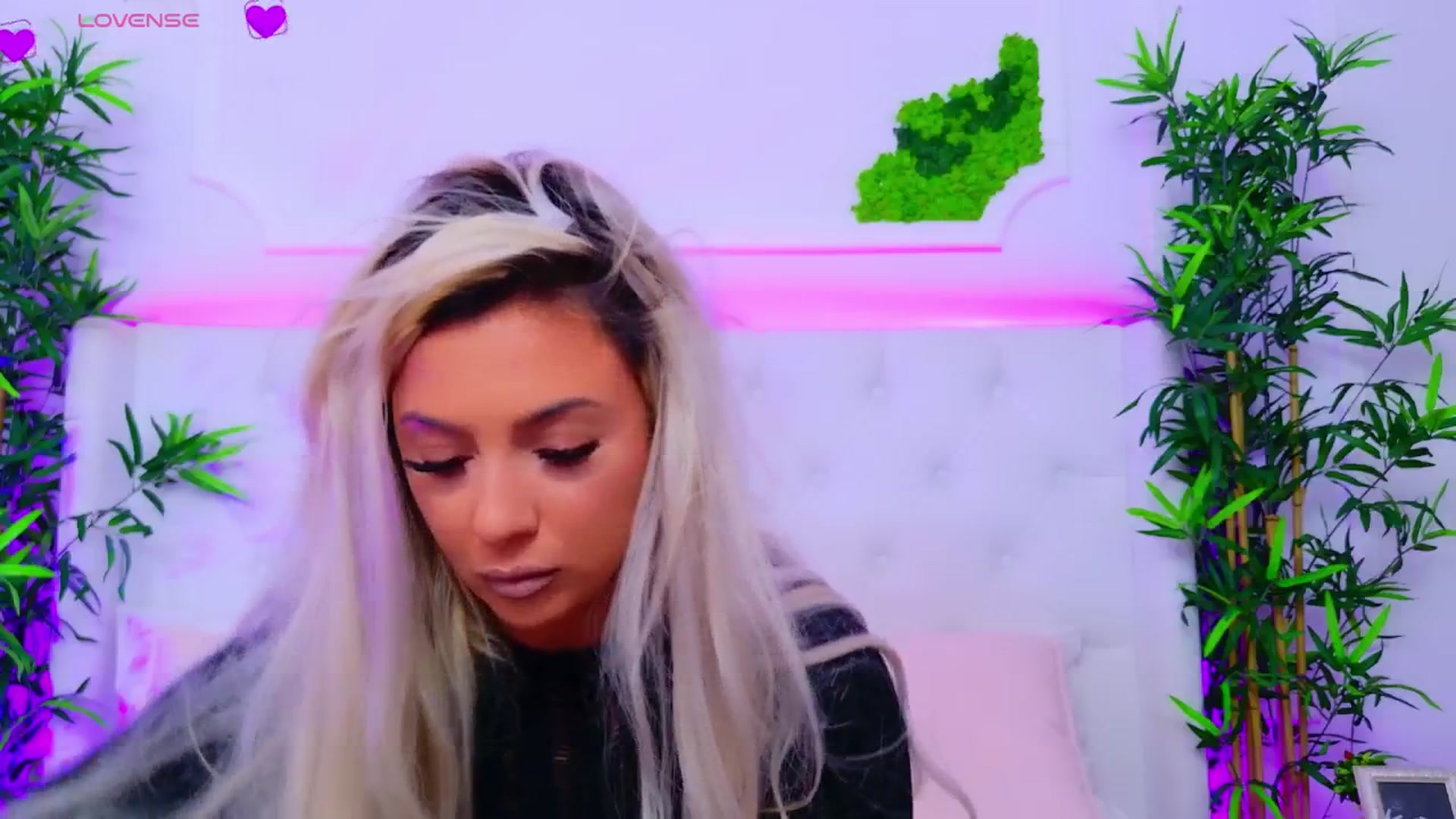 Gallery image thumbnail from AriannaSins's myfreecams stream on, 08/25/2025, 13:21 image 7 of 20