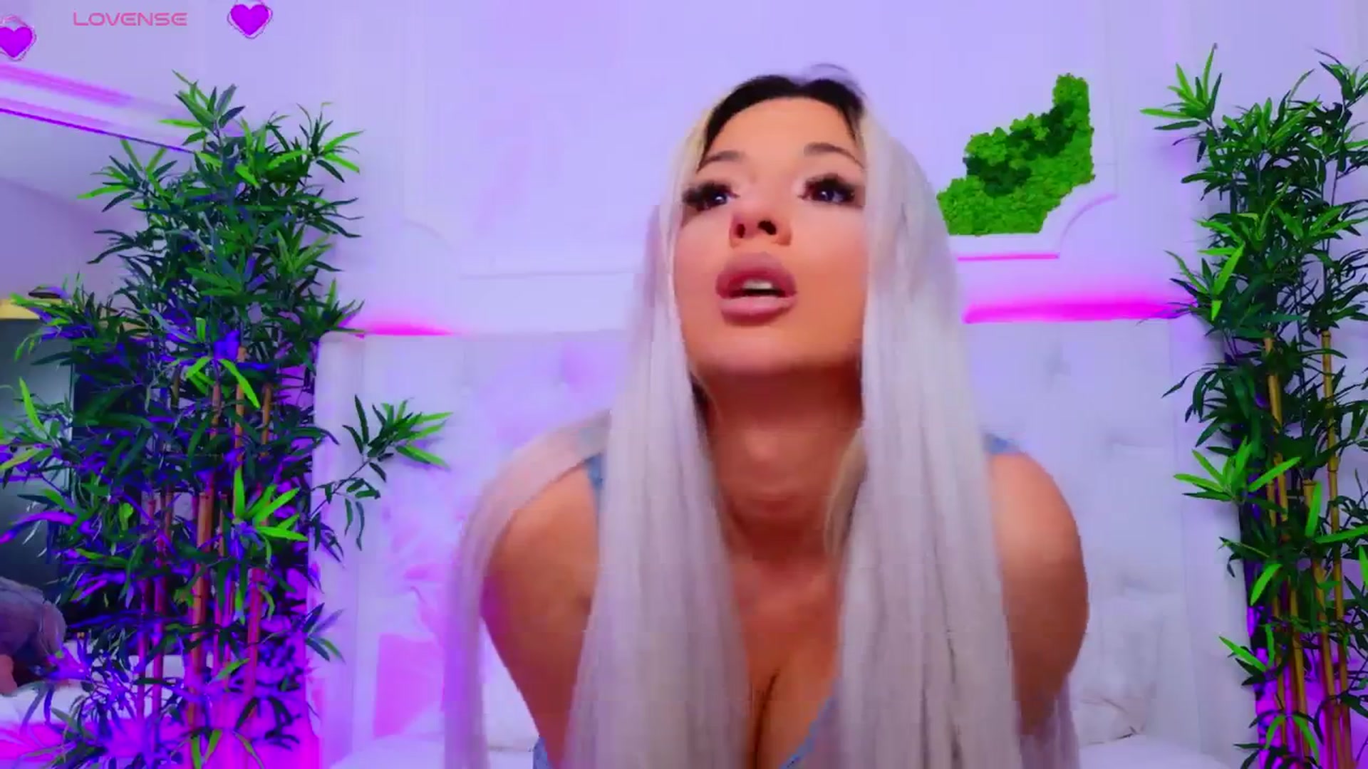 Gallery image thumbnail from AriannaSins's myfreecams stream on, 08/29/2025, 13:08 image 14 of 20