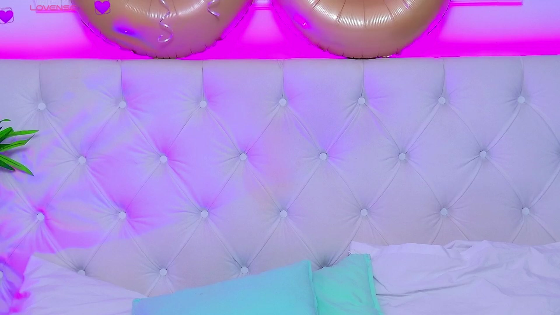 Gallery image thumbnail from AriannaSins's myfreecams stream on, 09/10/2025, 17:43 image 8 of 20