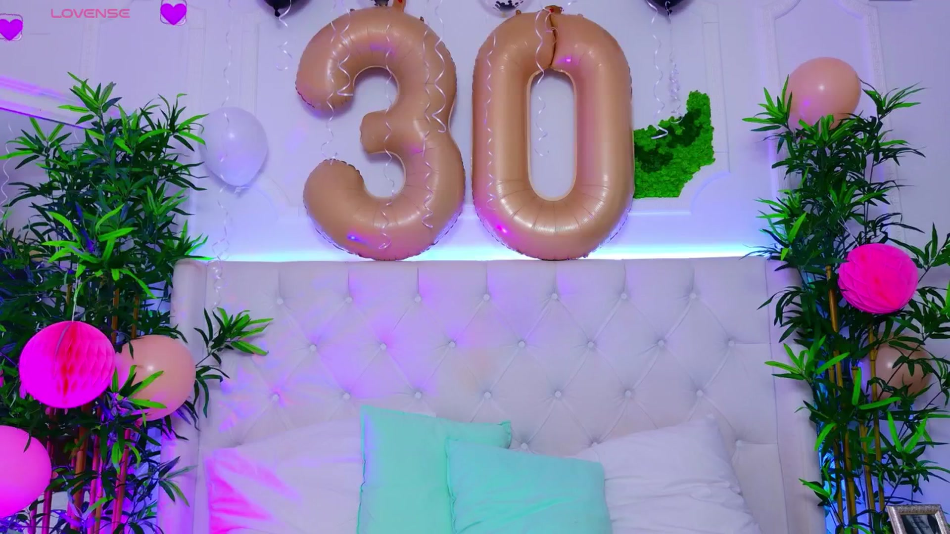Gallery image thumbnail from AriannaSins's myfreecams stream on, 09/10/2025, 19:26 image 19 of 20