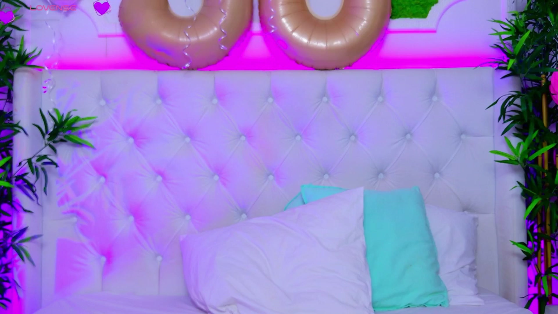 Gallery image thumbnail from AriannaSins's myfreecams stream on, 09/11/2025, 20:03 image 16 of 20