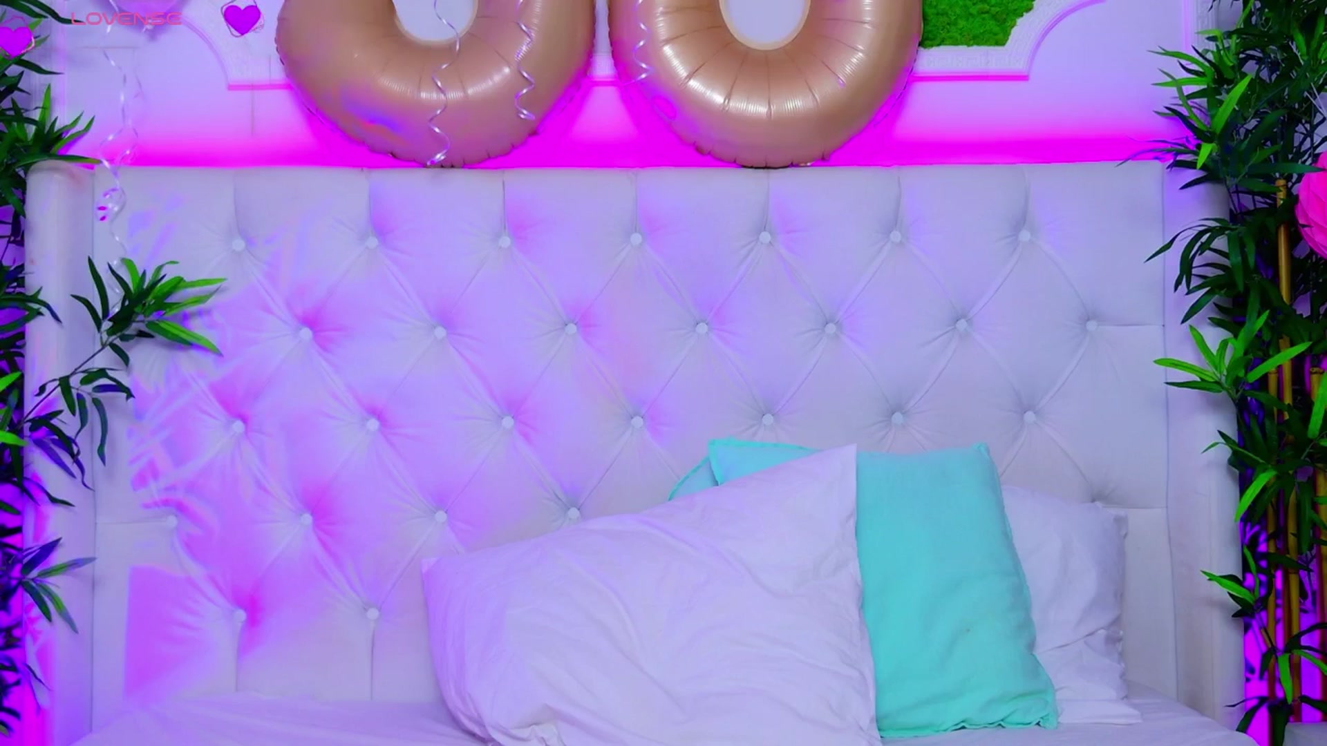 Gallery image thumbnail from AriannaSins's myfreecams stream on, 09/11/2025, 20:03 image 19 of 20
