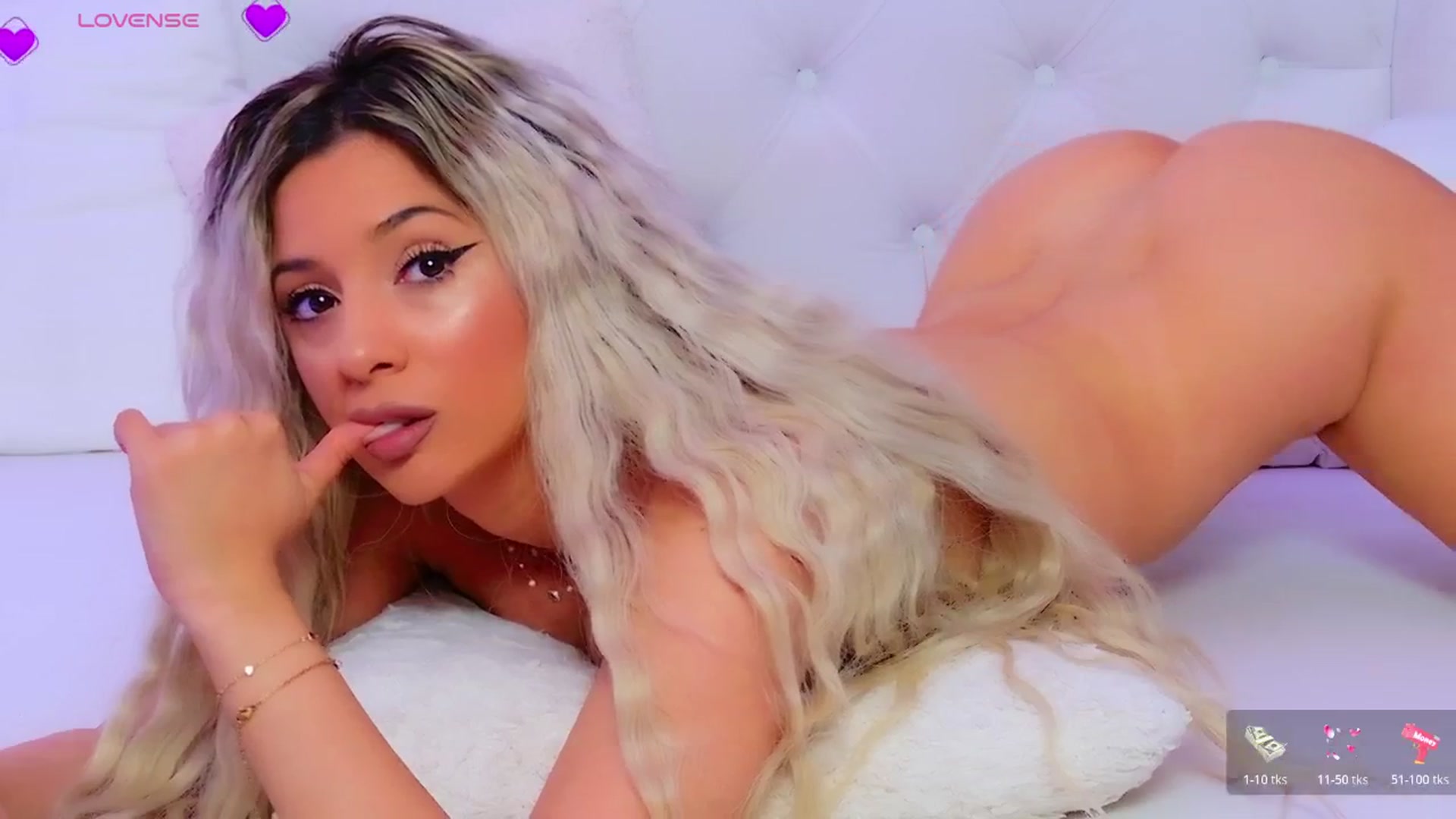 Gallery image thumbnail from AriannaSins's myfreecams stream on, 11/04/2025, 15:37 image 16 of 20