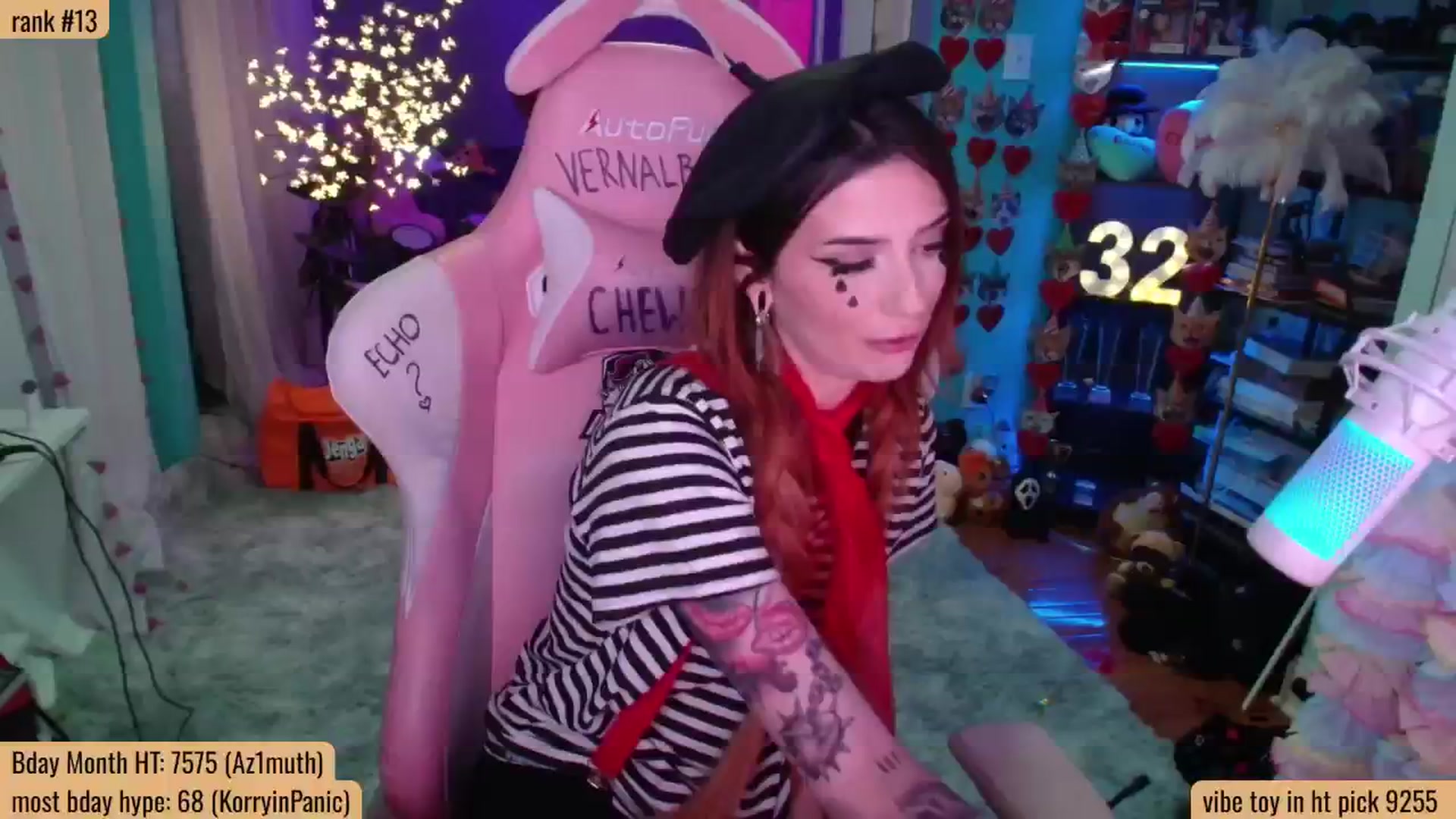 Gallery image thumbnail from ArielAZ's myfreecams stream on, 06/04/2025, 23:27 image 7 of 20