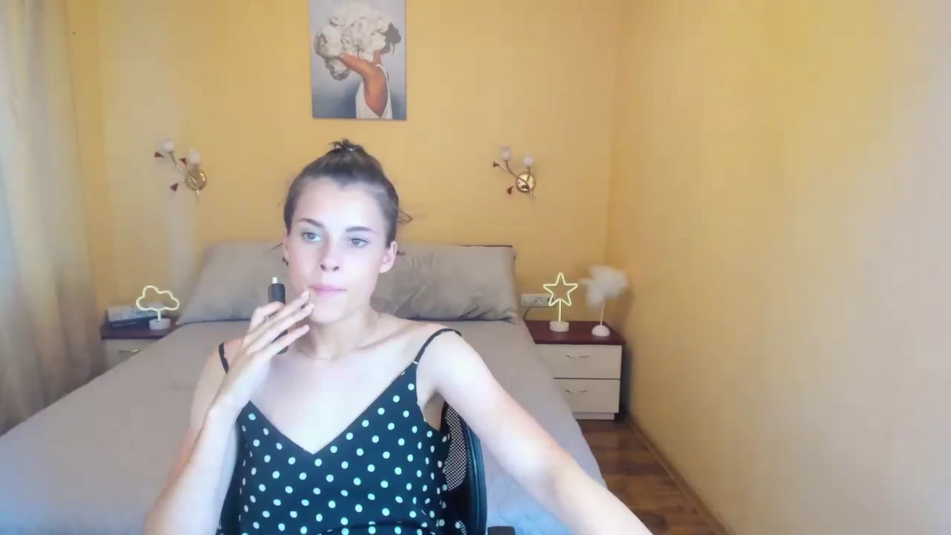 Gallery image thumbnail from ArielHale's myfreecams stream on, 08/30/2023, 14:12 image 3 of 20