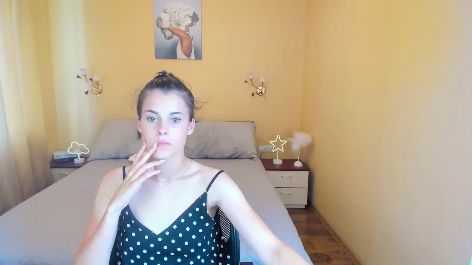 Gallery image thumbnail from ArielHale's myfreecams stream on, 08/30/2023, 14:12 image 14 of 20