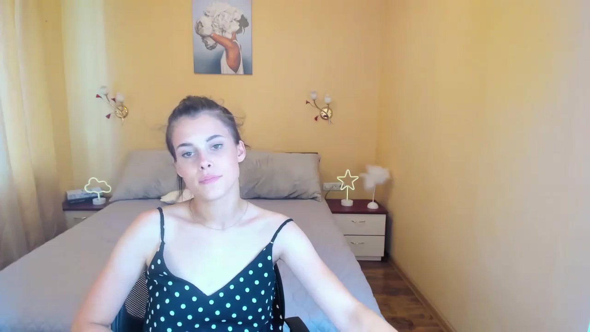 Gallery image thumbnail from ArielHale's myfreecams stream on, 08/30/2023, 14:12 image 15 of 20