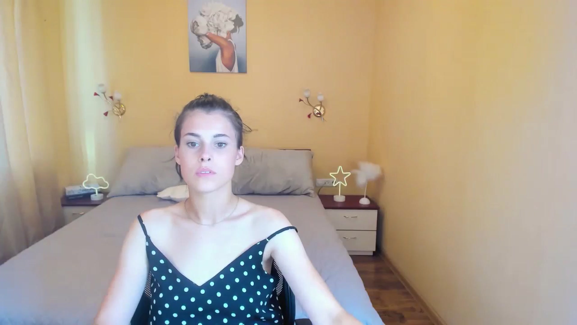 Gallery image thumbnail from ArielHale's myfreecams stream on, 08/30/2023, 14:12 image 5 of 20
