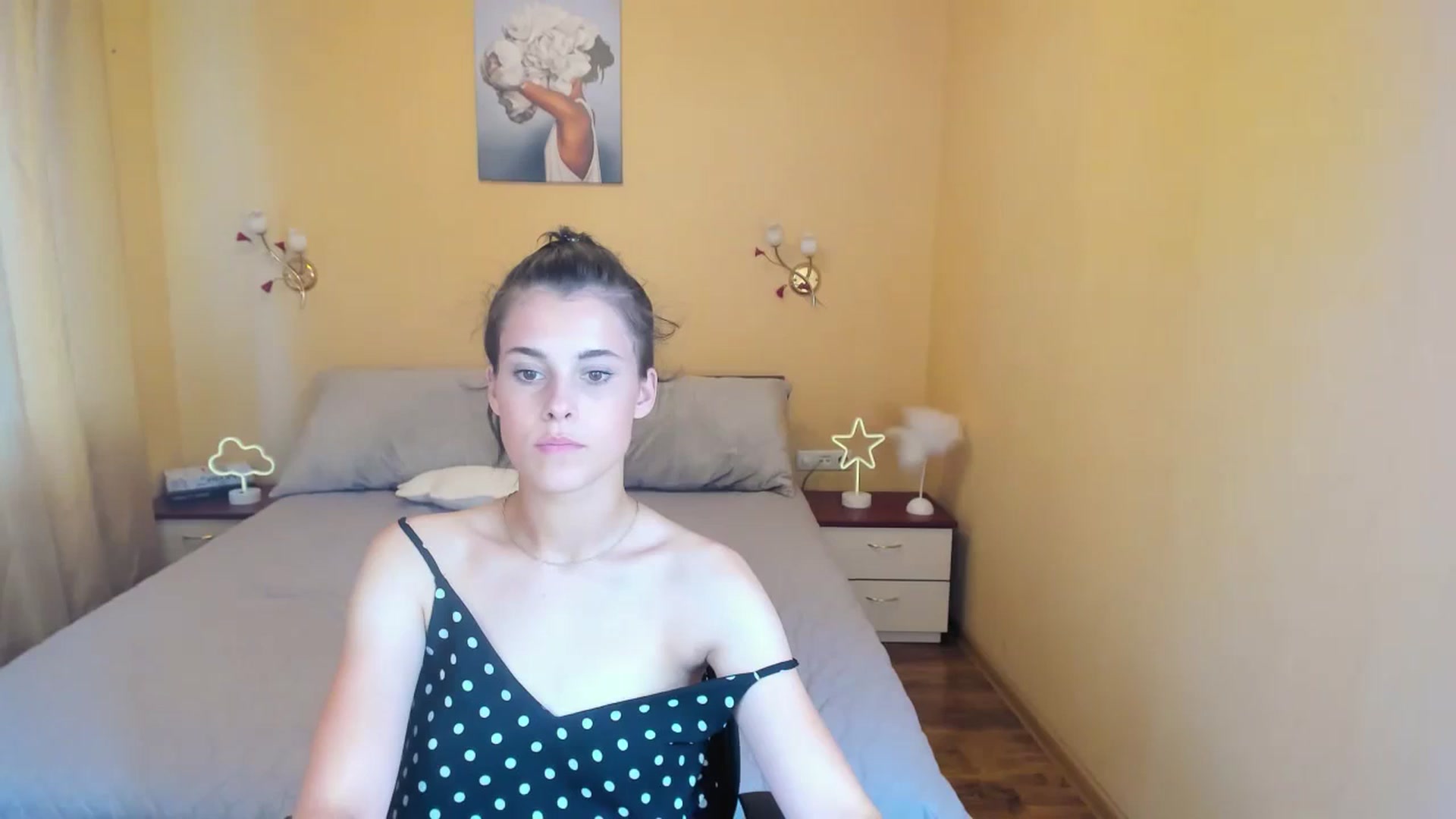 Gallery image thumbnail from ArielHale's myfreecams stream on, 08/30/2023, 14:12 image 9 of 20