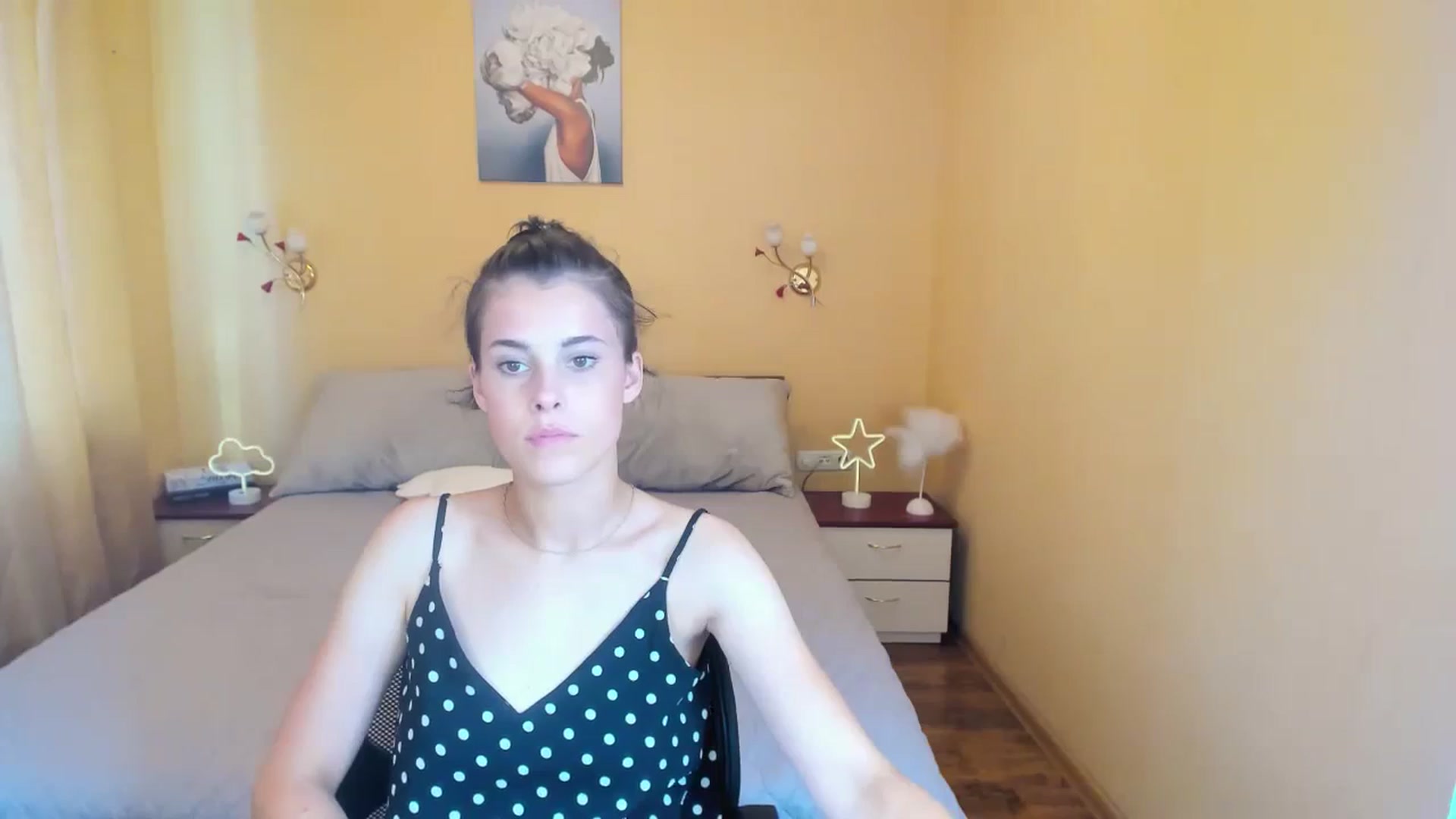 Gallery image thumbnail from ArielHale's myfreecams stream on, 08/30/2023, 14:12 image 12 of 20