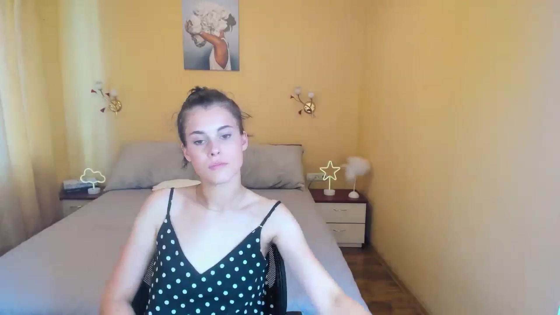 Gallery image thumbnail from ArielHale's myfreecams stream on, 08/30/2023, 14:12 image 13 of 20