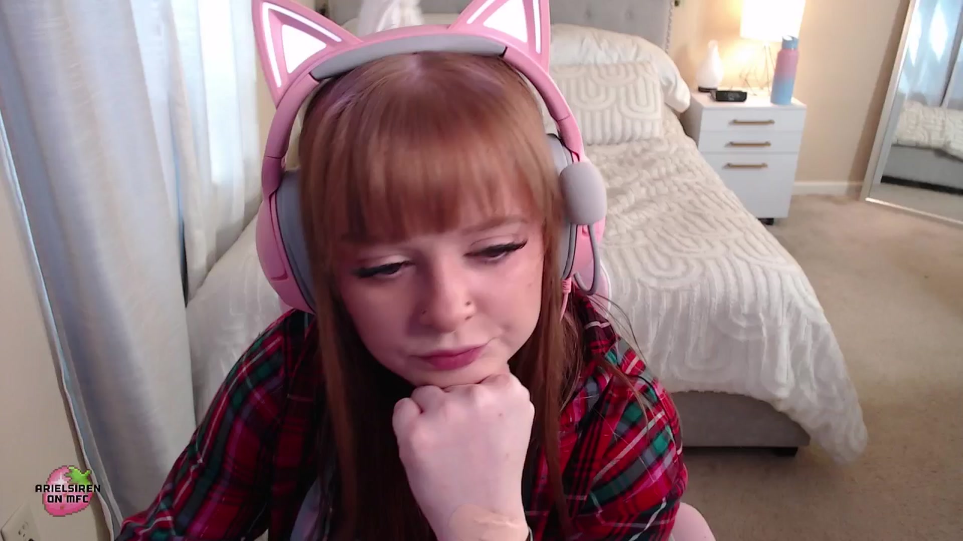 Gallery image thumbnail from ArielSiren's myfreecams stream on, 08/22/2024, 18:17 image 19 of 20