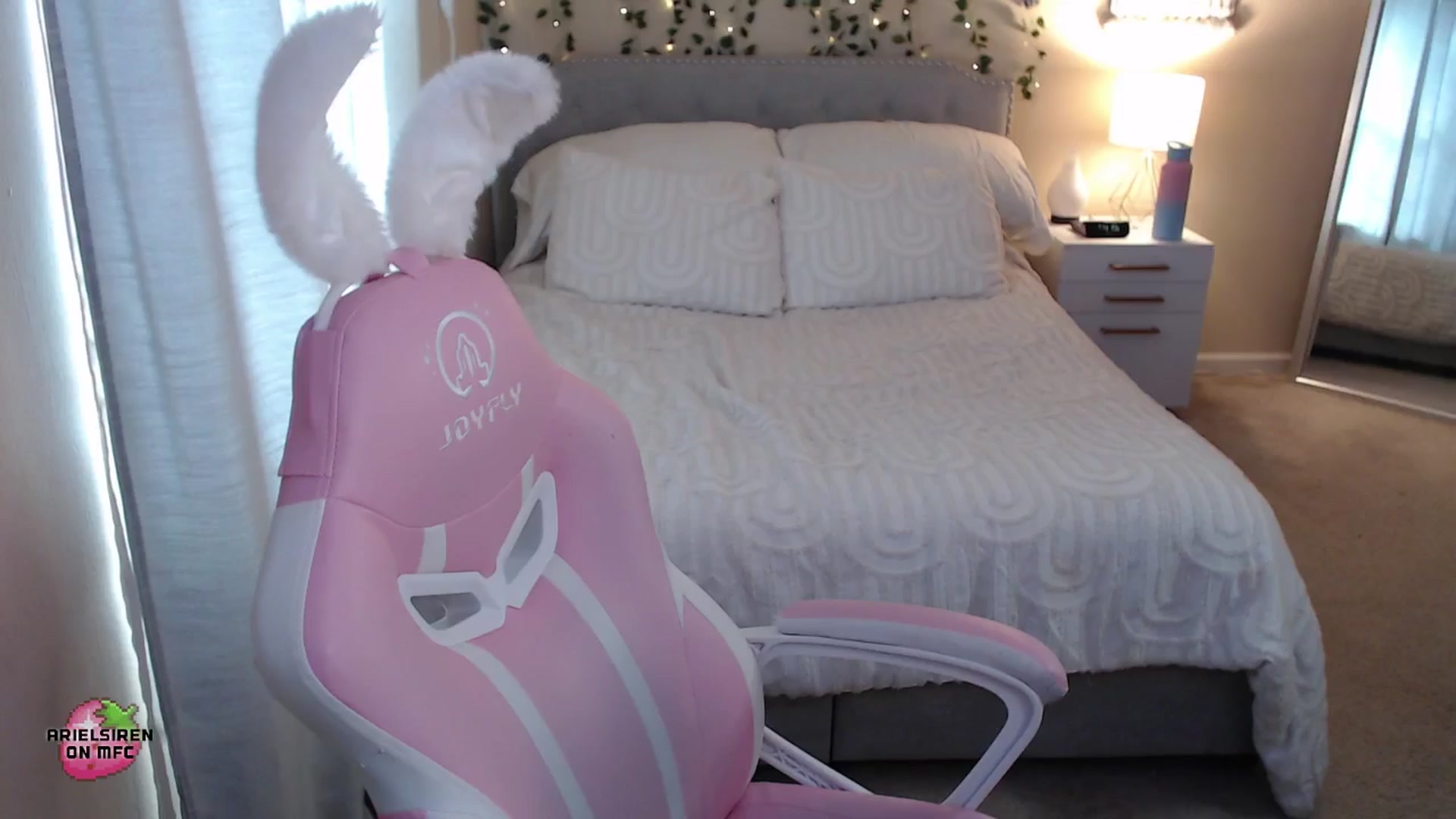 Gallery image thumbnail from ArielSiren's myfreecams stream on, 08/28/2024, 21:02 image 5 of 20