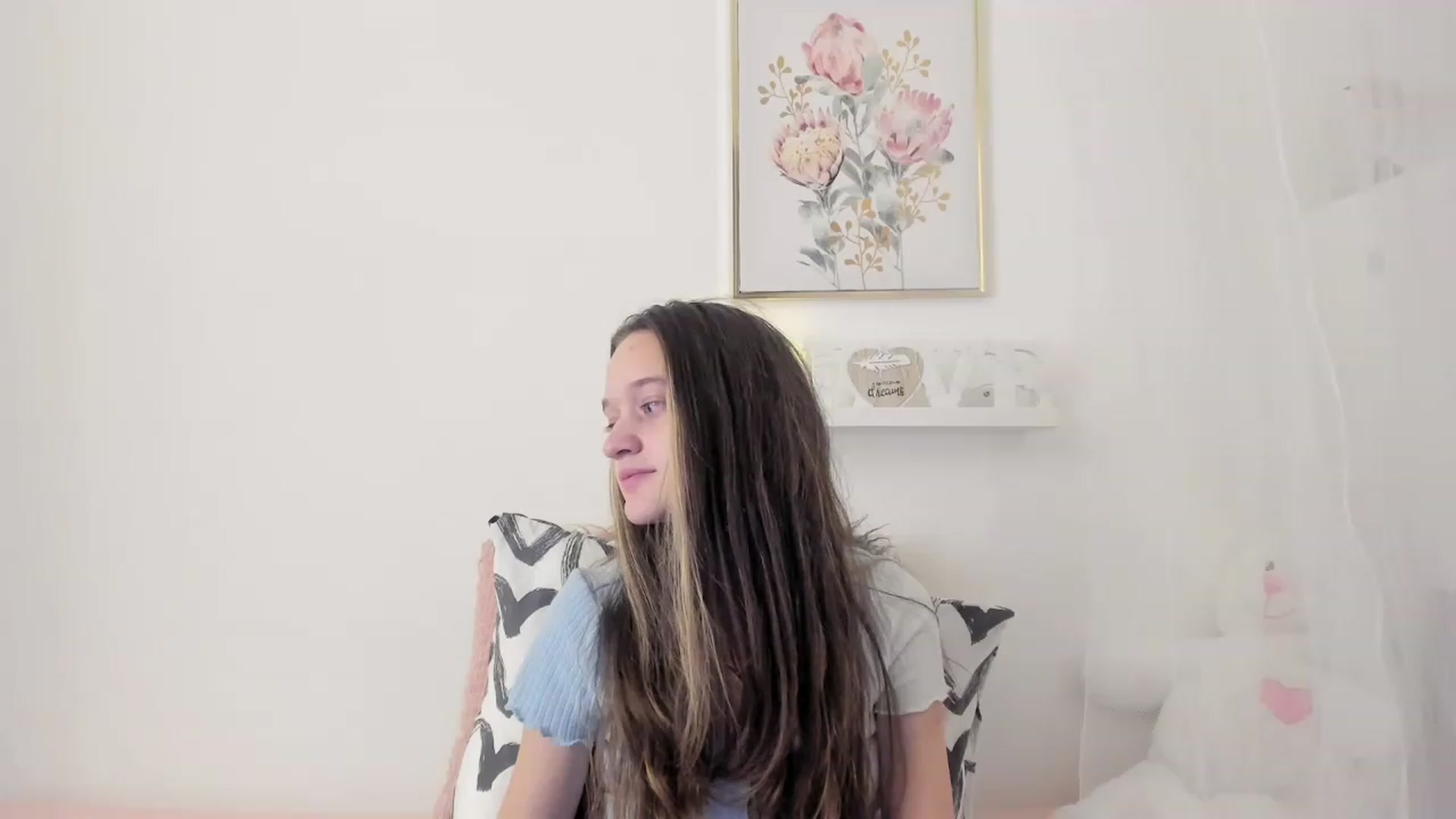 Gallery image thumbnail from AriellaFerra's myfreecams stream on, 02/22/2023, 15:53 image 17 of 20