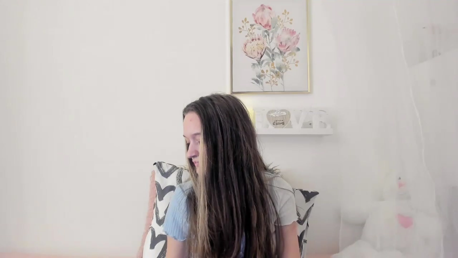 Gallery image thumbnail from AriellaFerra's myfreecams stream on, 02/22/2023, 15:53 image 18 of 20