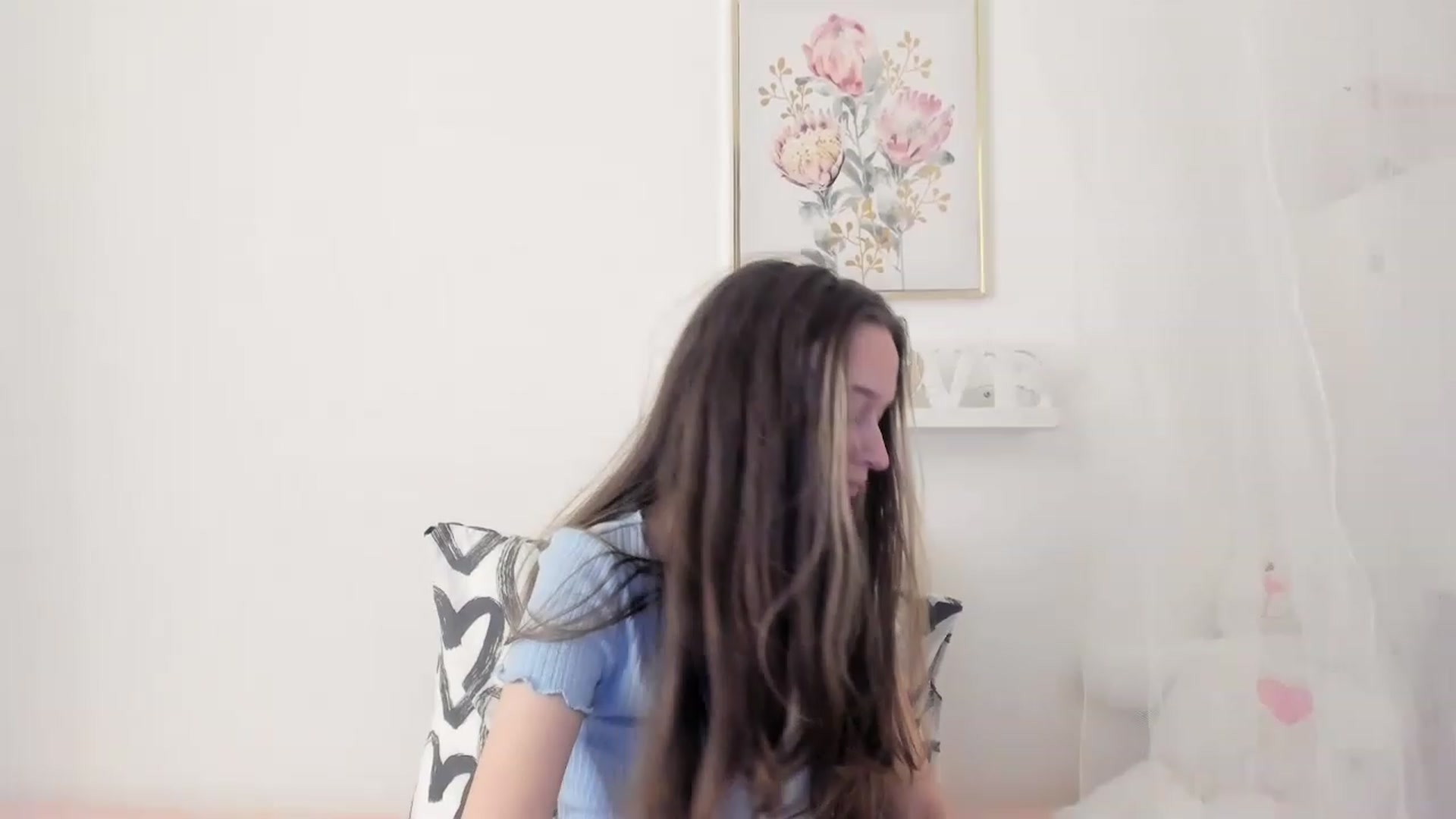 Gallery image thumbnail from AriellaFerra's myfreecams stream on, 02/22/2023, 15:53 image 10 of 20