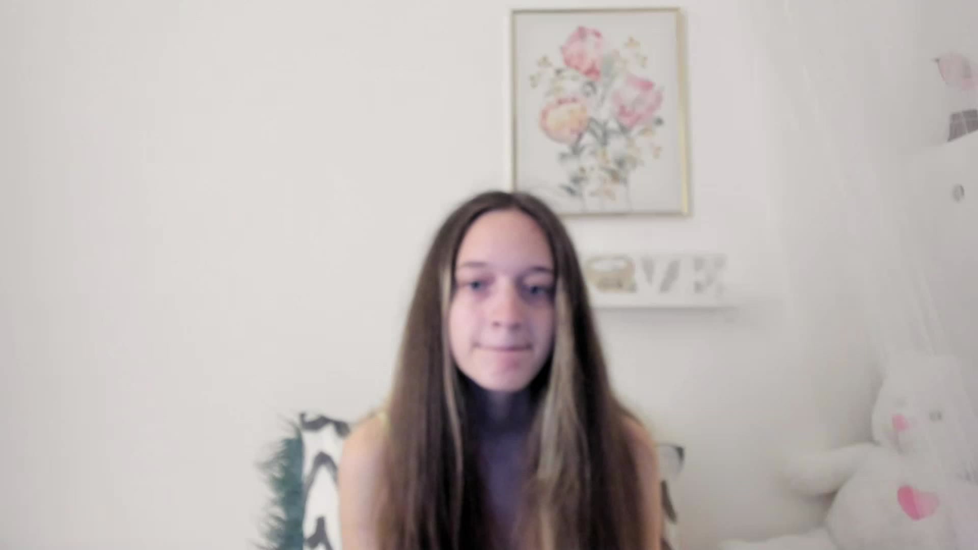 Gallery image thumbnail from AriellaFerra's myfreecams stream on, 03/02/2023, 16:17 image 13 of 20