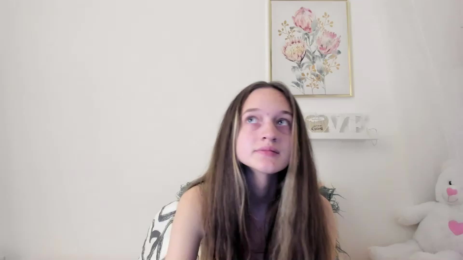 Gallery image thumbnail from AriellaFerra's myfreecams stream on, 03/02/2023, 19:32 image 18 of 20