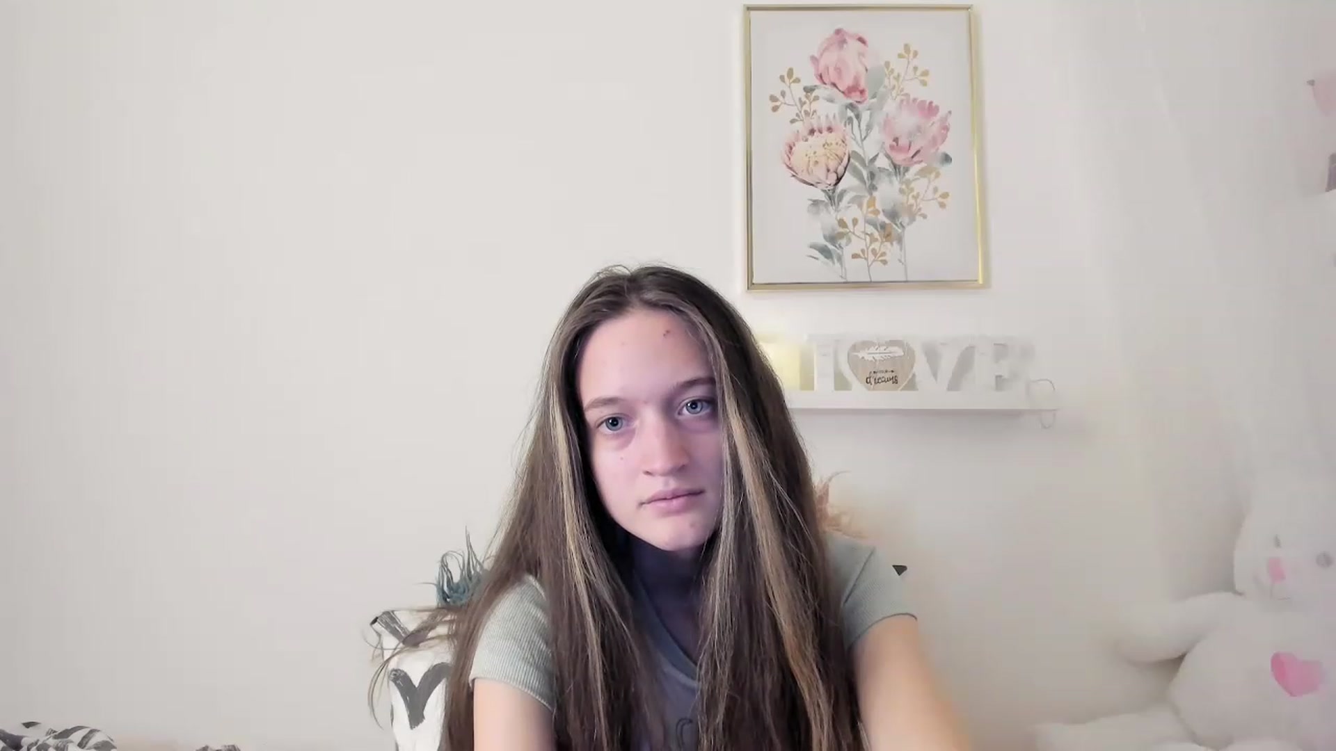 Gallery image thumbnail from AriellaFerra's myfreecams stream on, 03/03/2023, 16:30 image 18 of 20
