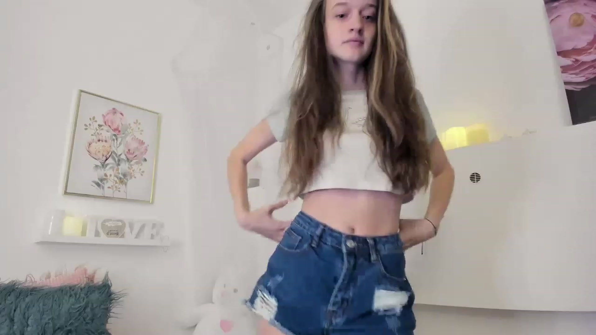 Gallery image thumbnail from AriellaFerra's myfreecams stream on, 03/03/2023, 16:30 image 3 of 20
