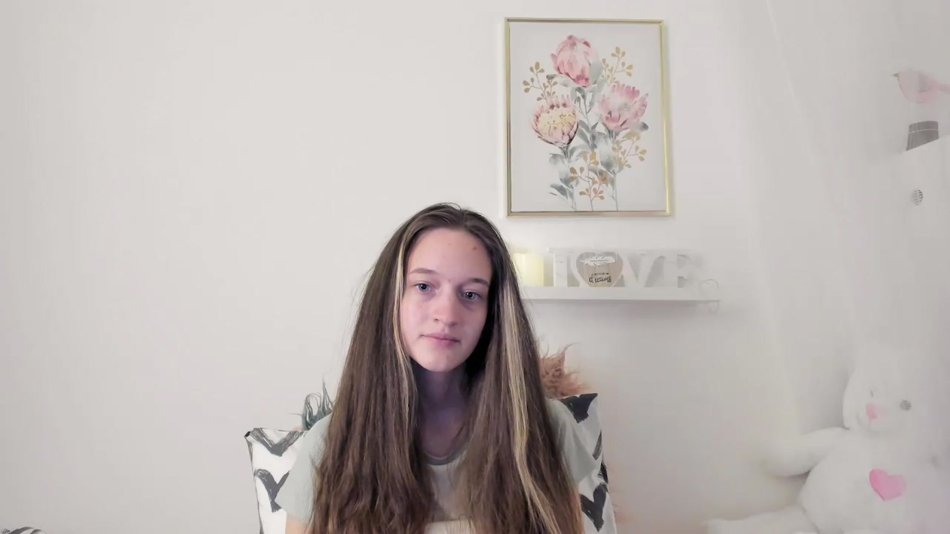 Gallery image thumbnail from AriellaFerra's myfreecams stream on, 03/03/2023, 16:30 image 14 of 20