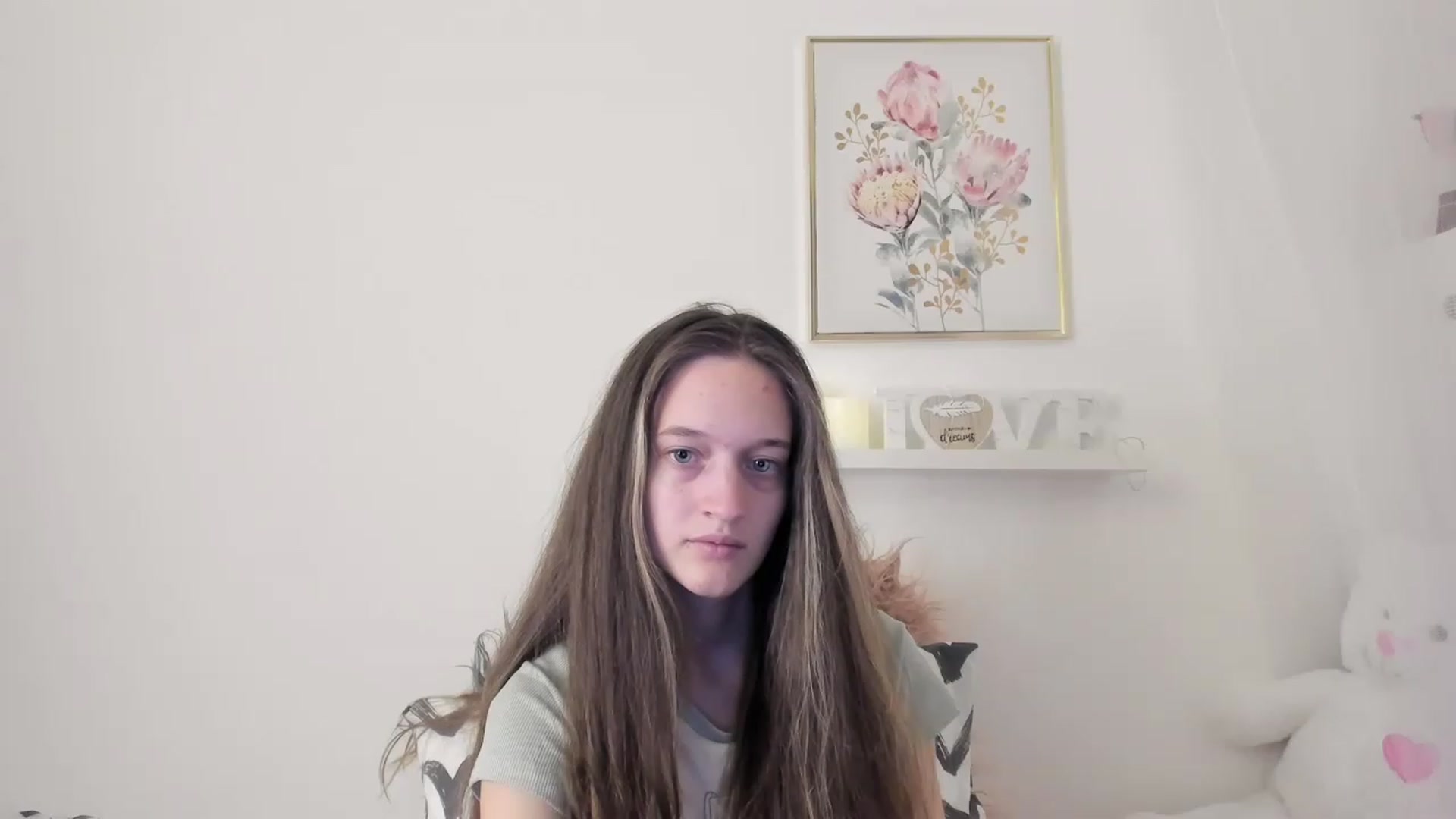 Gallery image thumbnail from AriellaFerra's myfreecams stream on, 03/03/2023, 16:30 image 16 of 20